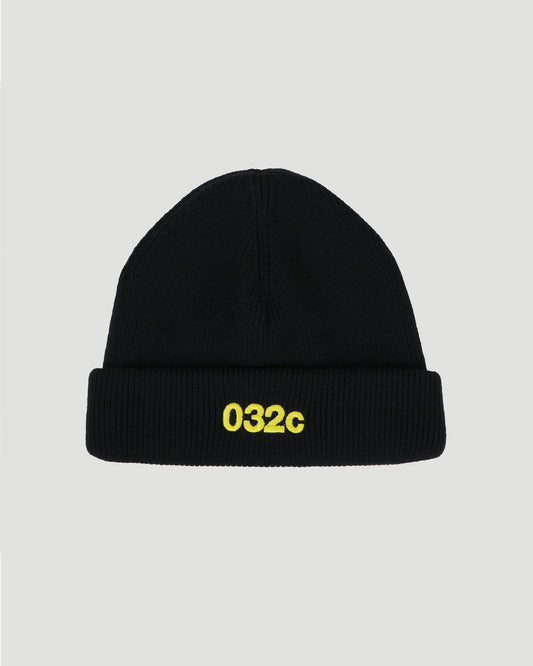 CLASSIC LOGO BEANIE IN BLACK