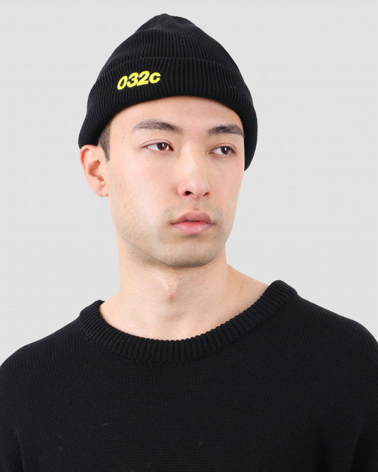 CLASSIC LOGO BEANIE IN BLACK