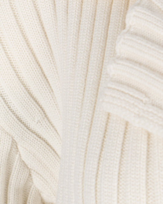 KNITTED CARDIGAN IN CREAM