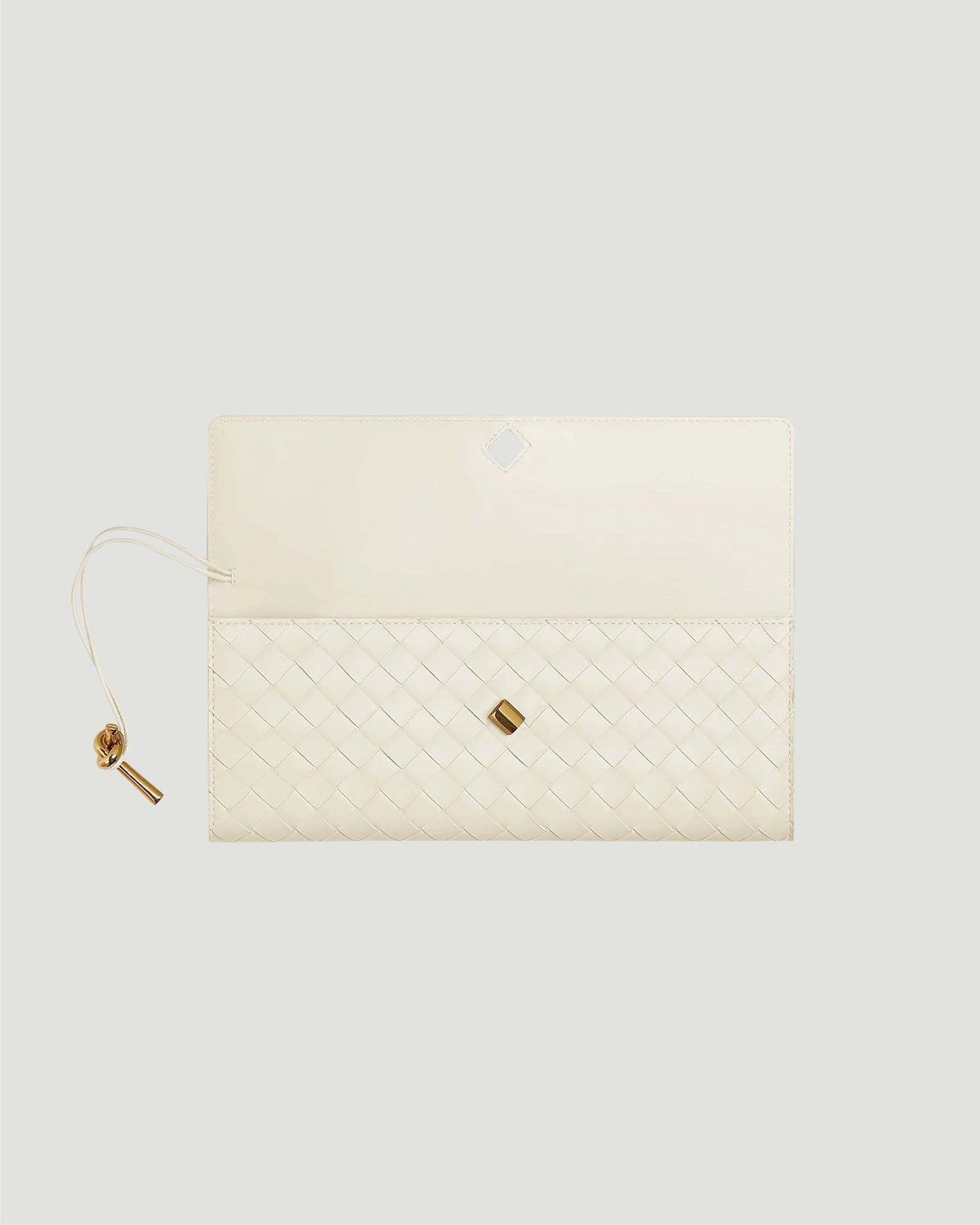 Andiamo Clutch in Sea Salt