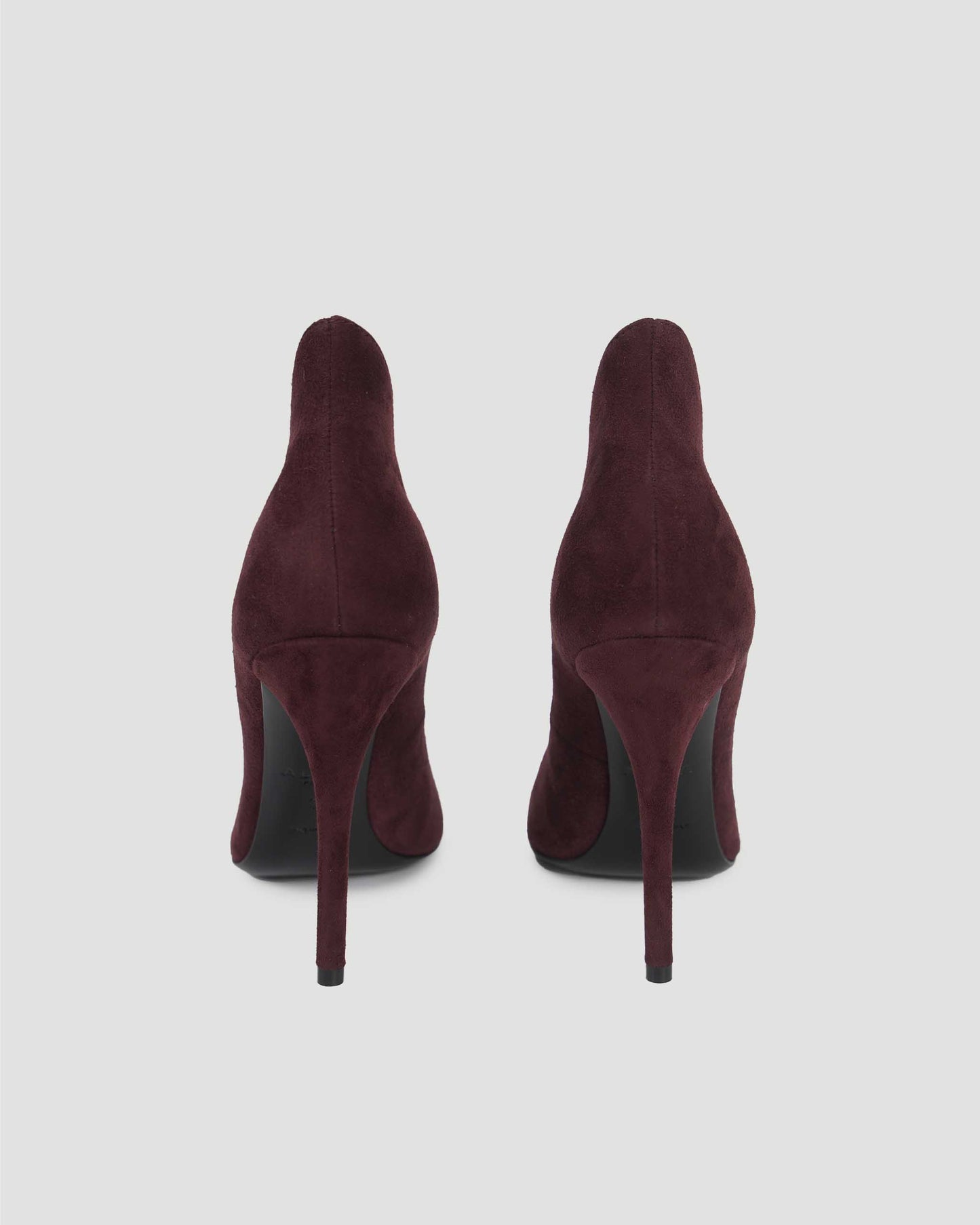 DÉCOLETTÉ PUMPS IN SUEDE GOATSKIN