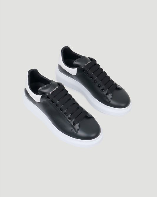 Oversized sneakers in black