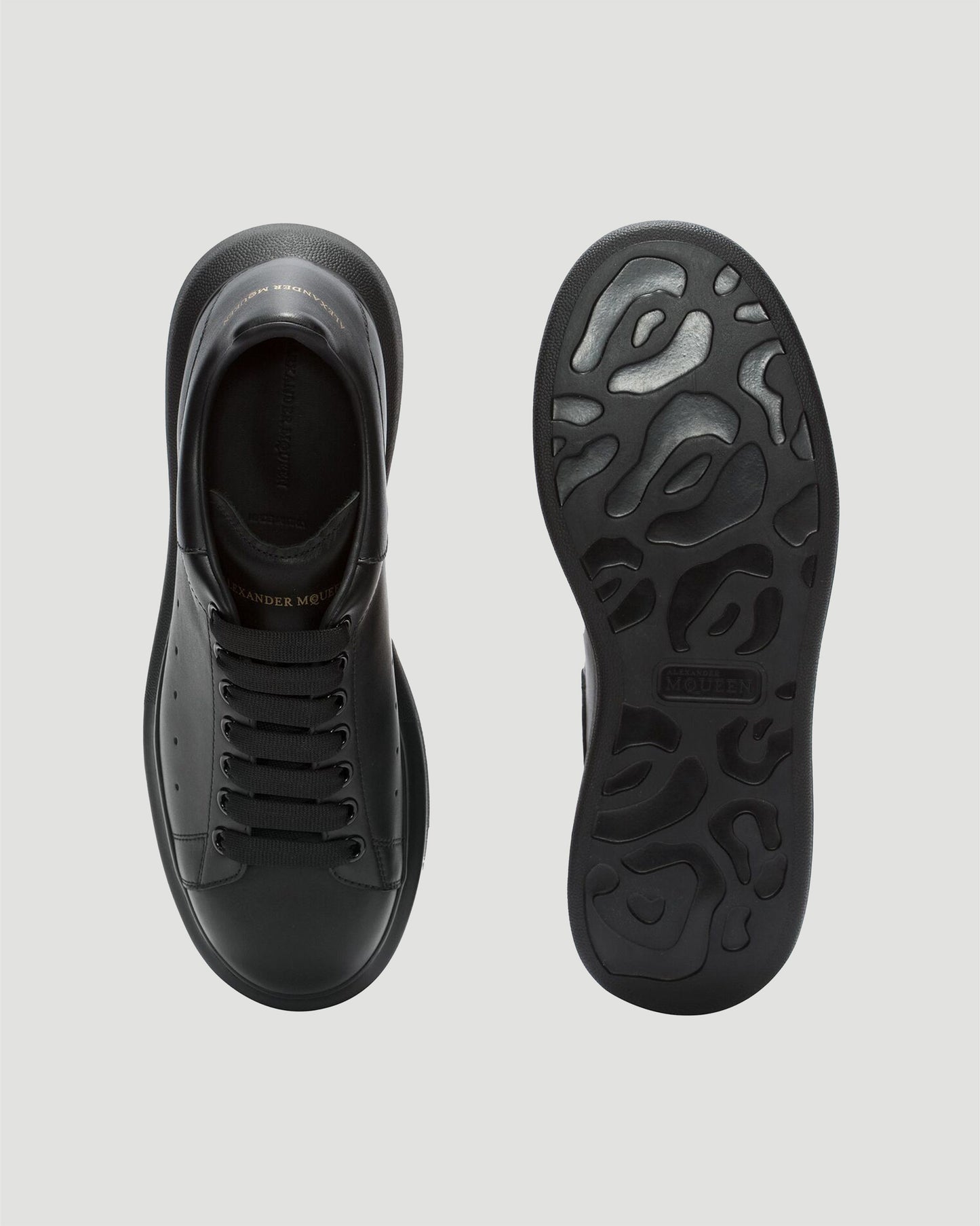 OVERSIZED SNEAKER IN BLACK LEATHER