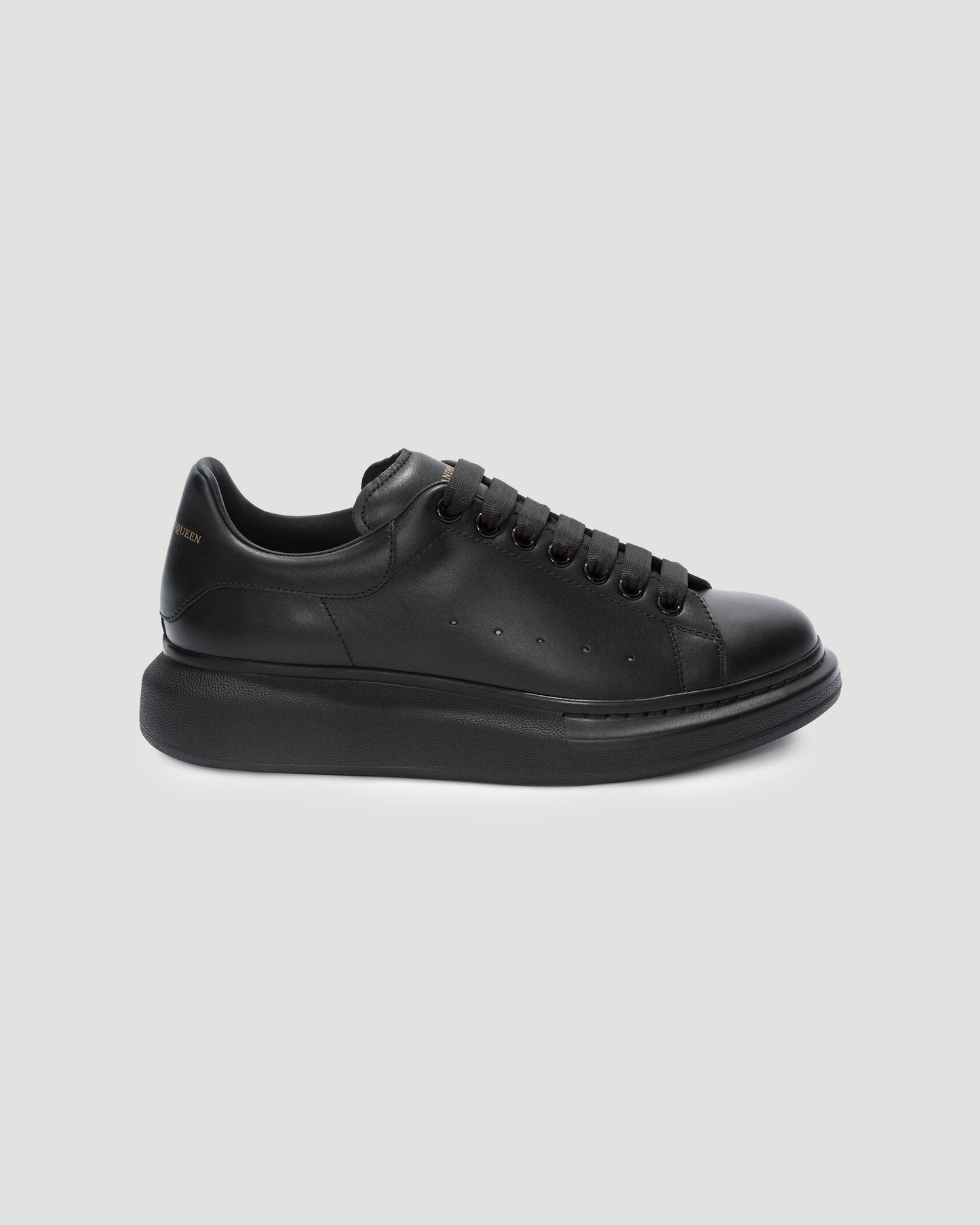 OVERSIZED SNEAKER IN BLACK LEATHER