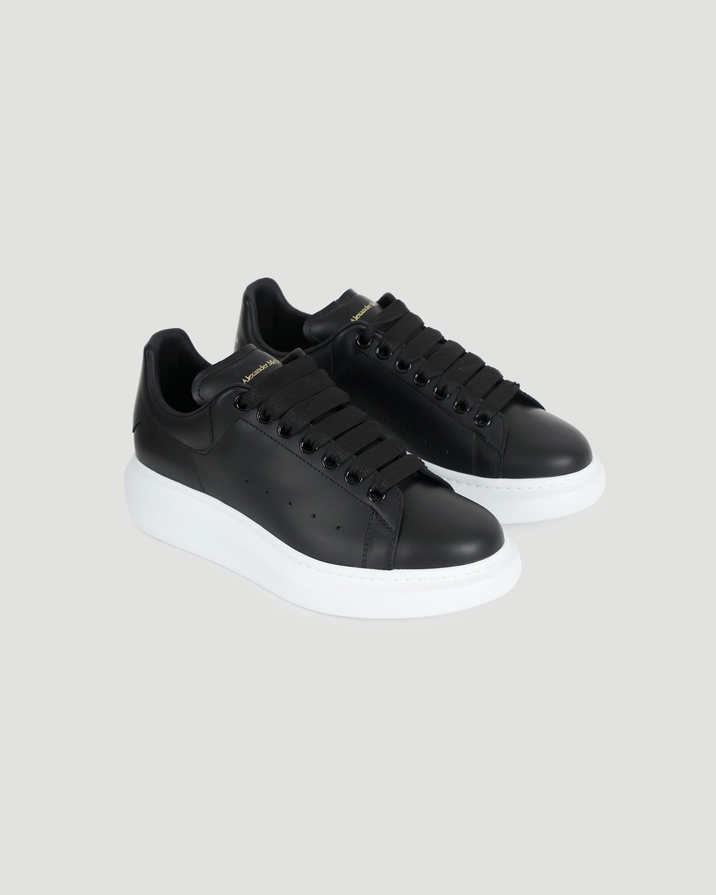 Oversized Sneaker in Black