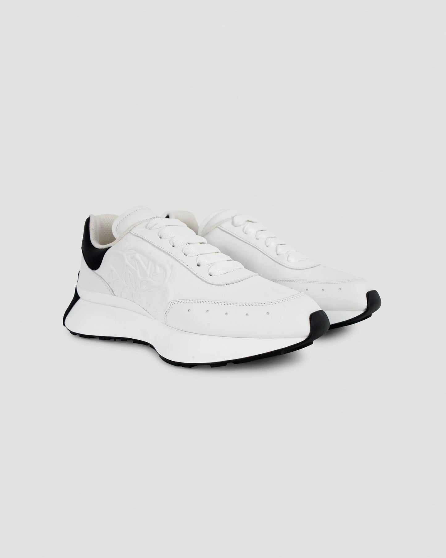 Sprint Runner in White and black