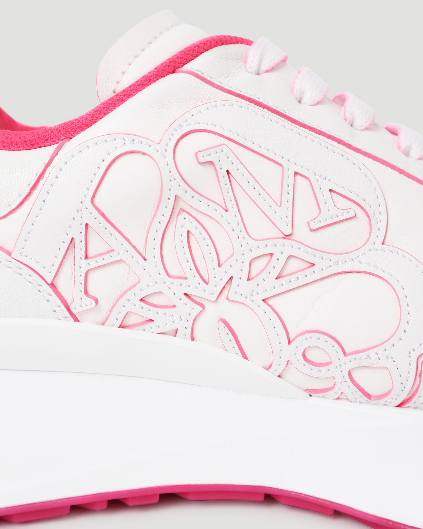 Sprint Runner in White and Pink