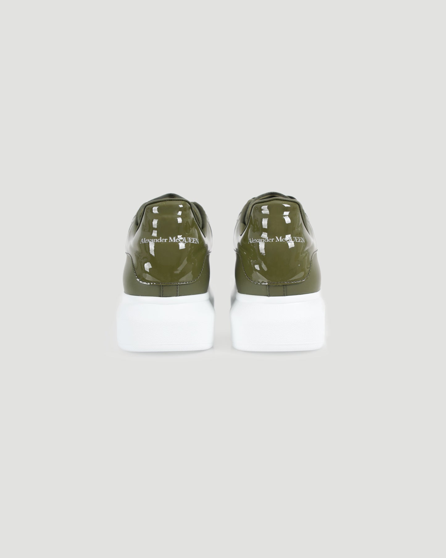 Oversized sneakers in khaki