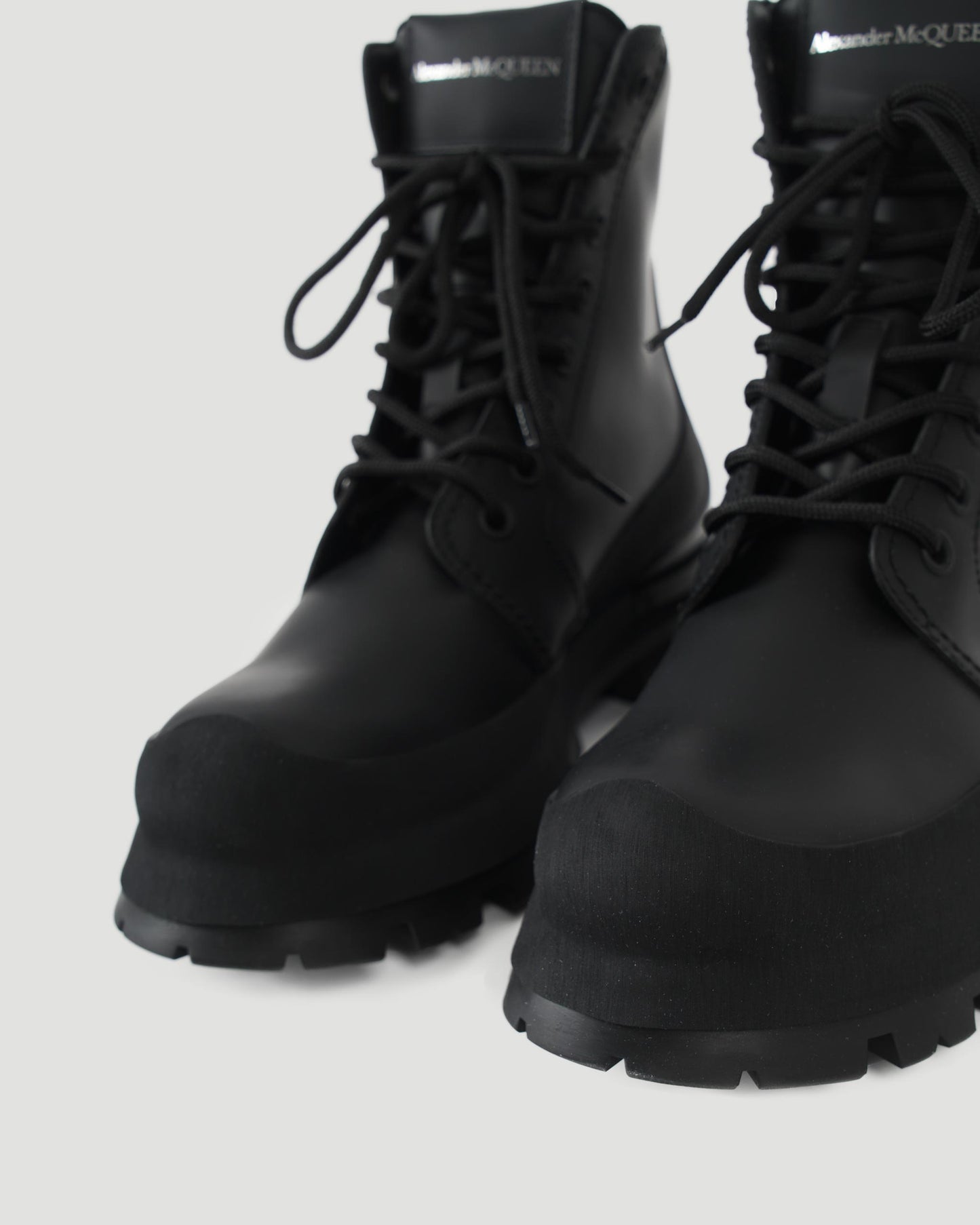 WANDER LACE UP BOOT IN BLACK