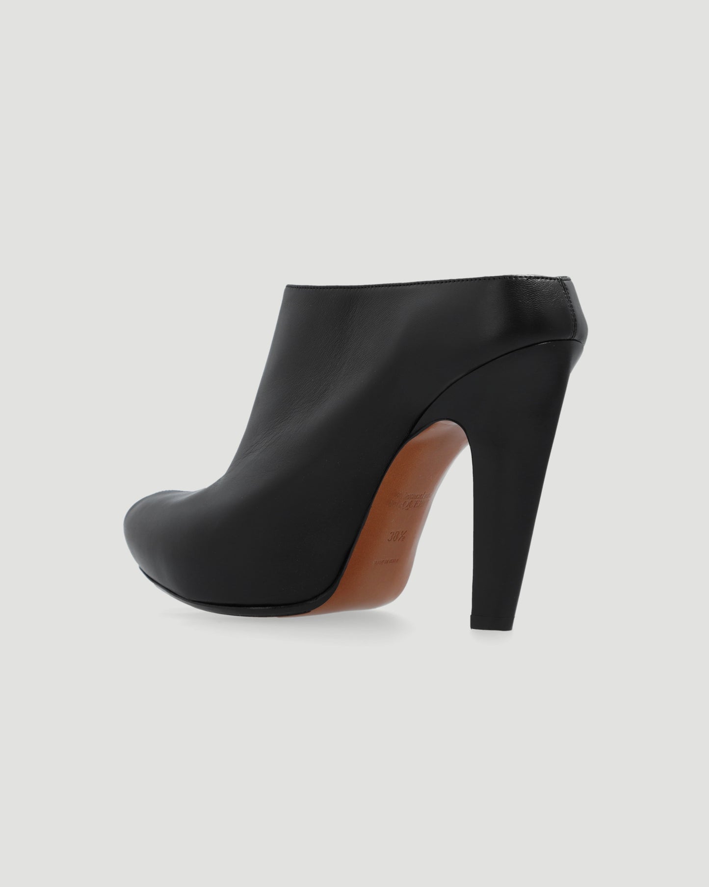 The Edge Platform Mule in Black