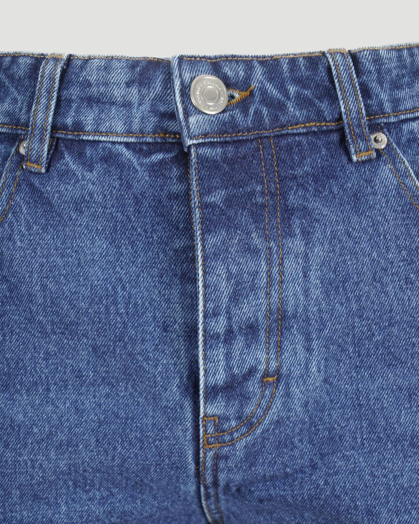 STRAIGHT LEG JEANS IN USED BLUE