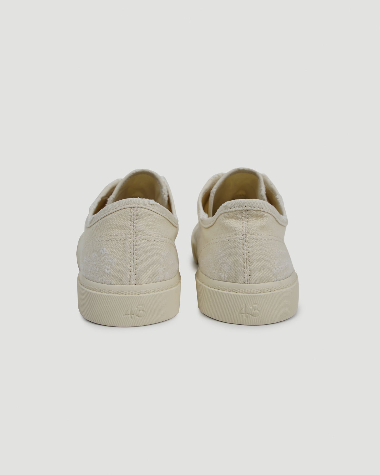 PARIS LOW TOP SNEAKERS IN WHITE