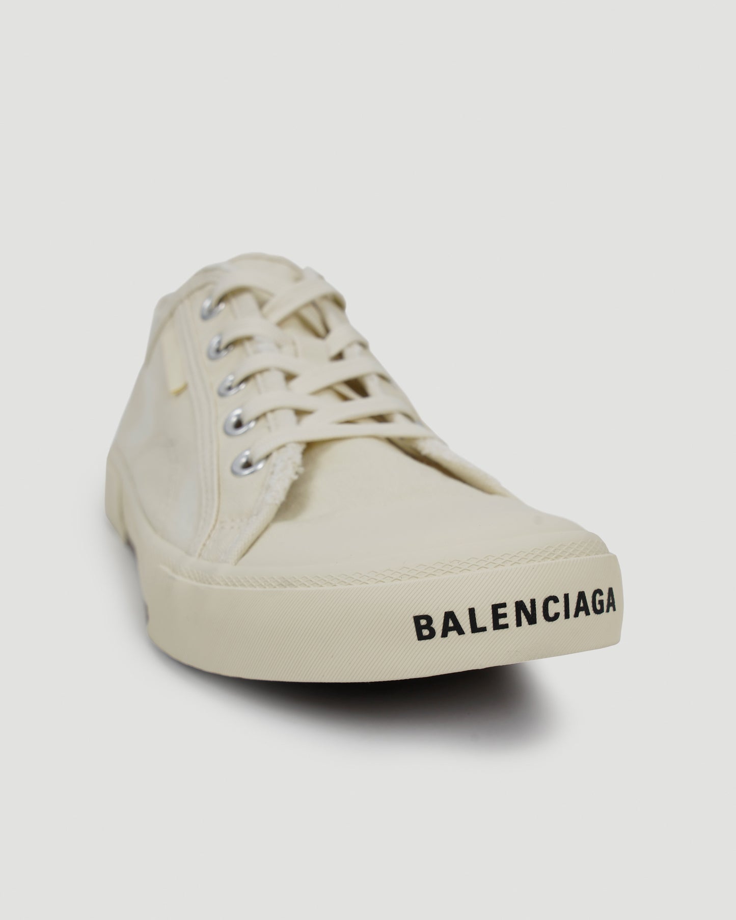 PARIS LOW TOP SNEAKERS IN WHITE