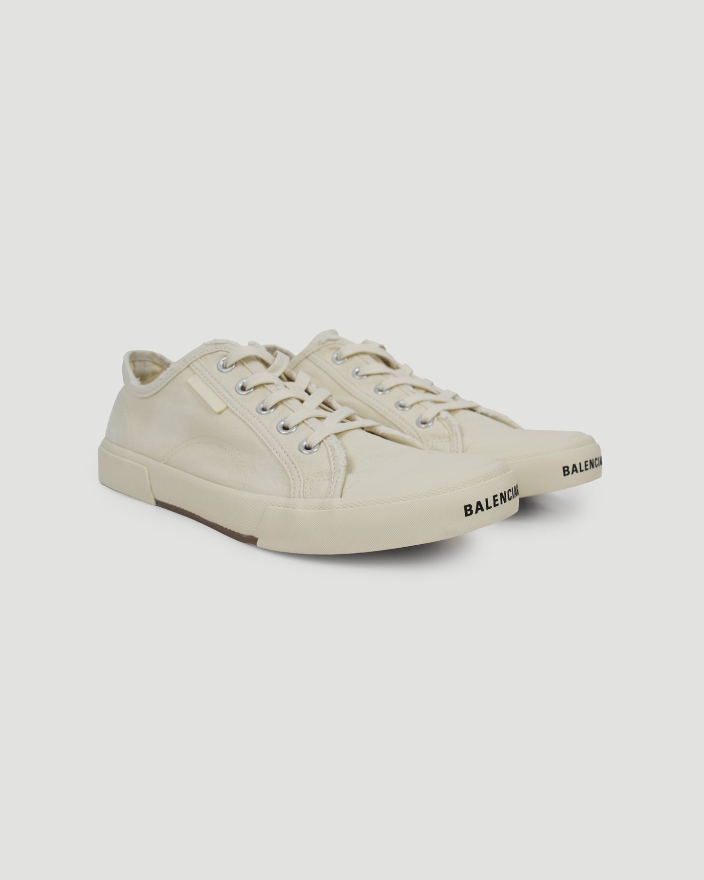 PARIS LOW TOP SNEAKERS IN WHITE