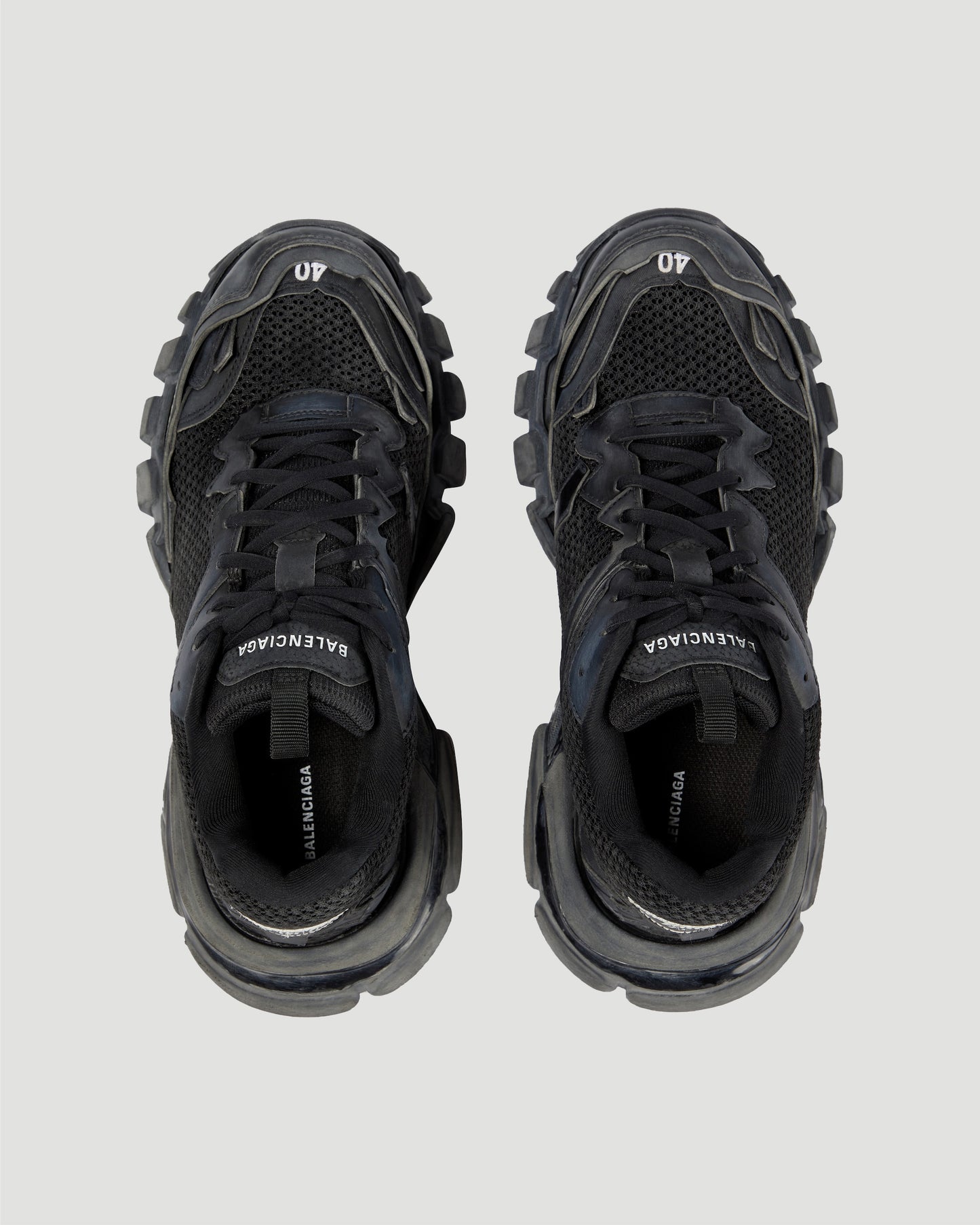 TRACK.3 TRAINERS IN BLACK