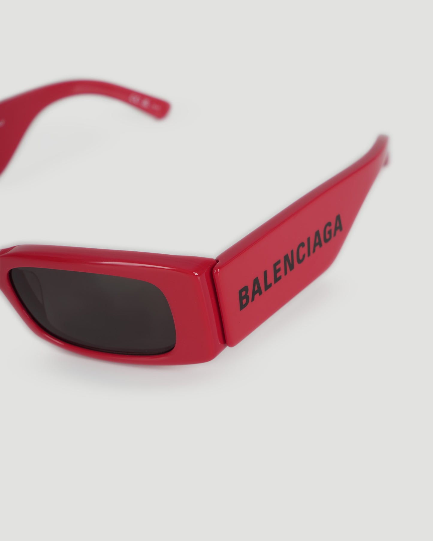 MAX RECTANGLE SUNGLASSES IN RED