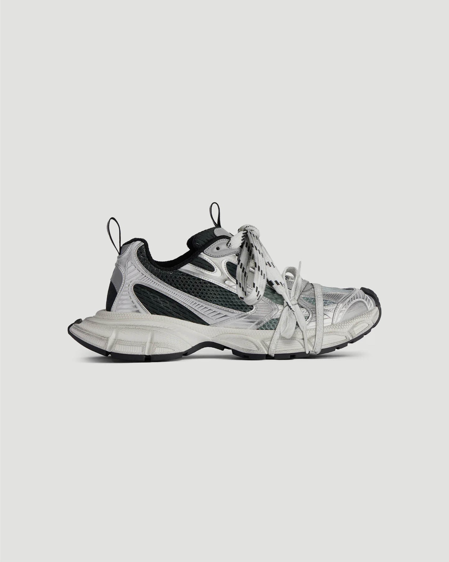 3XL Gradient Sneaker in Black, Grey And White