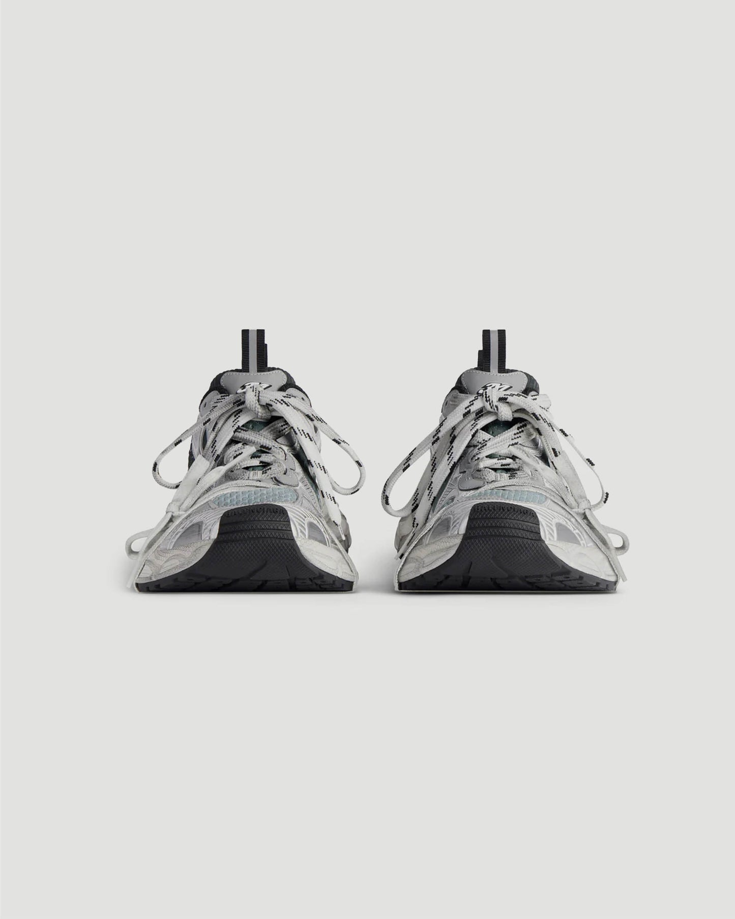 3XL Gradient Sneaker in Black, Grey And White