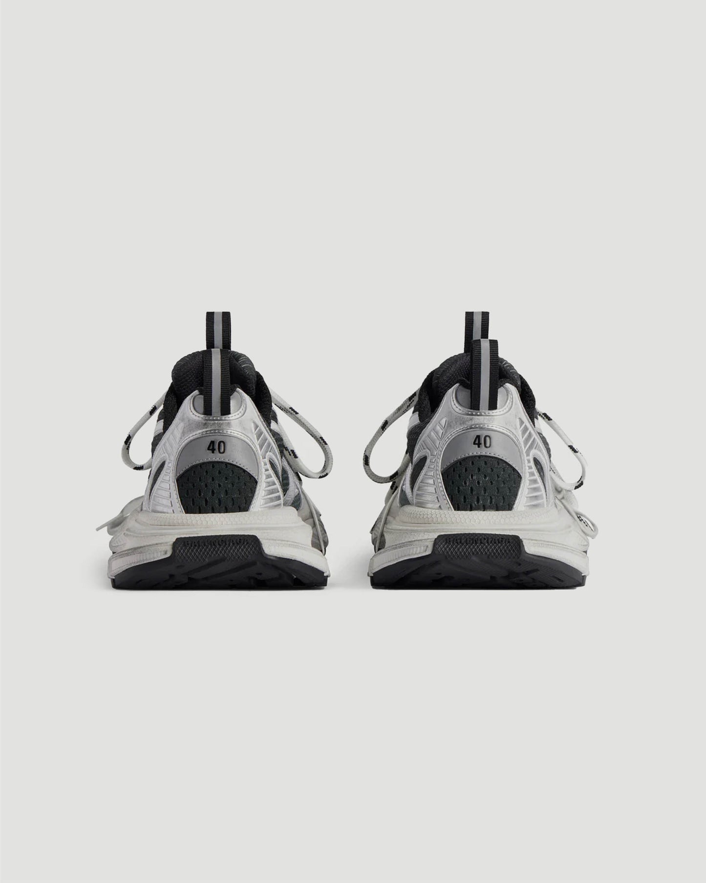 3XL Gradient Sneaker in Black, Grey And White
