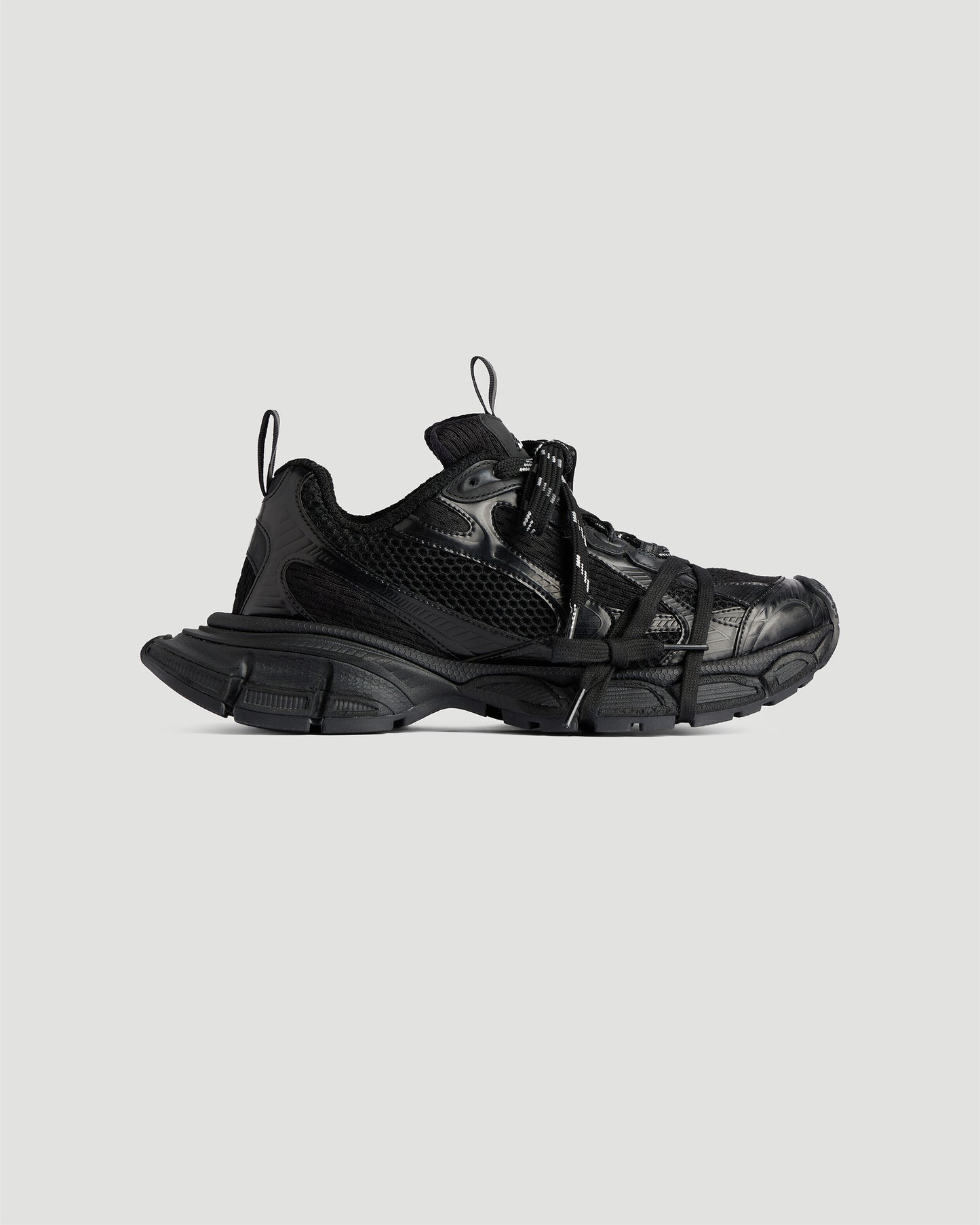 3XL Sneakers in all black