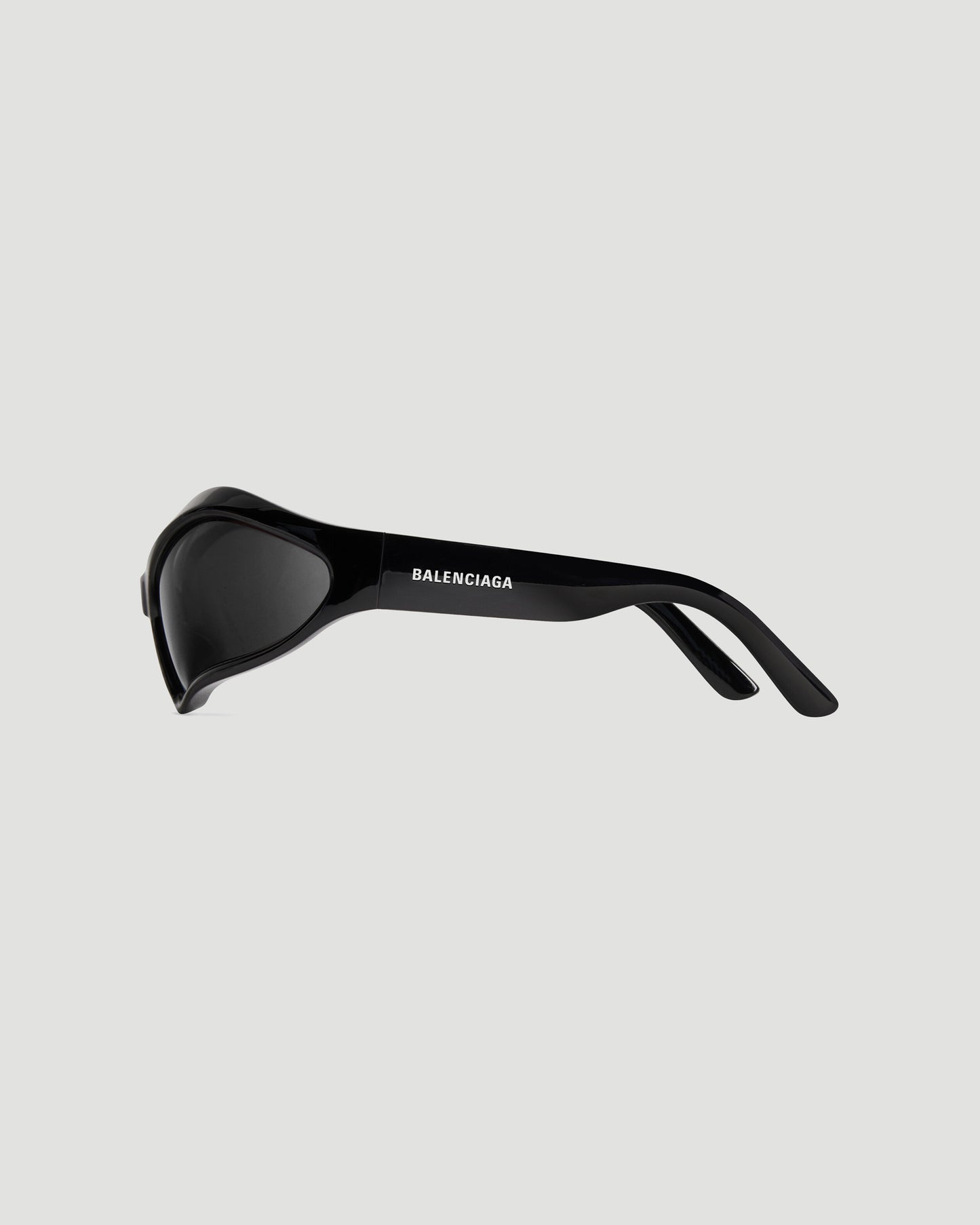 FENNEC OVAL SUNGLASSES IN BLACK