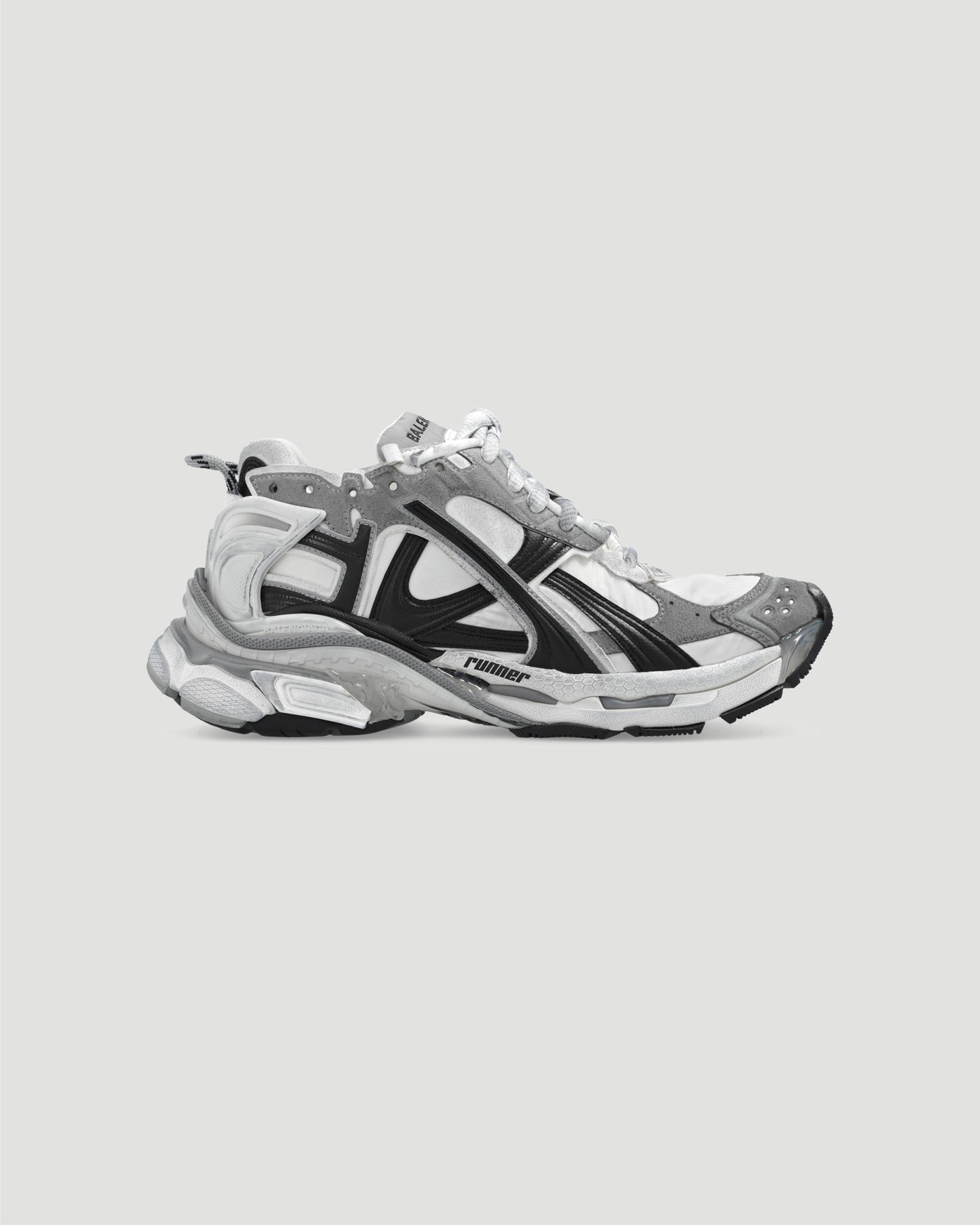 Runner Sneaker in grey and black