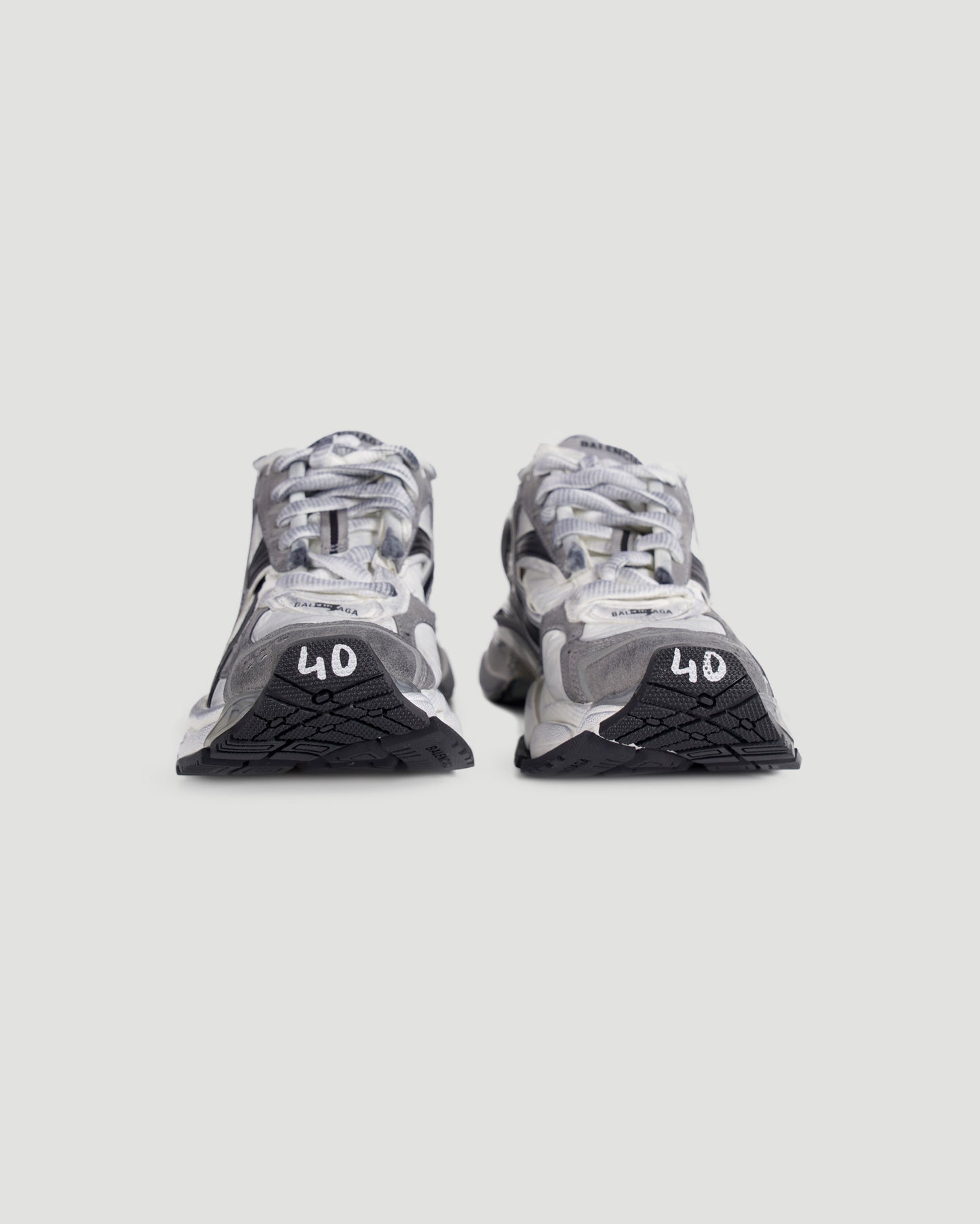 RUNNER SNEAKER IN GREY, WHITE AND BLACK