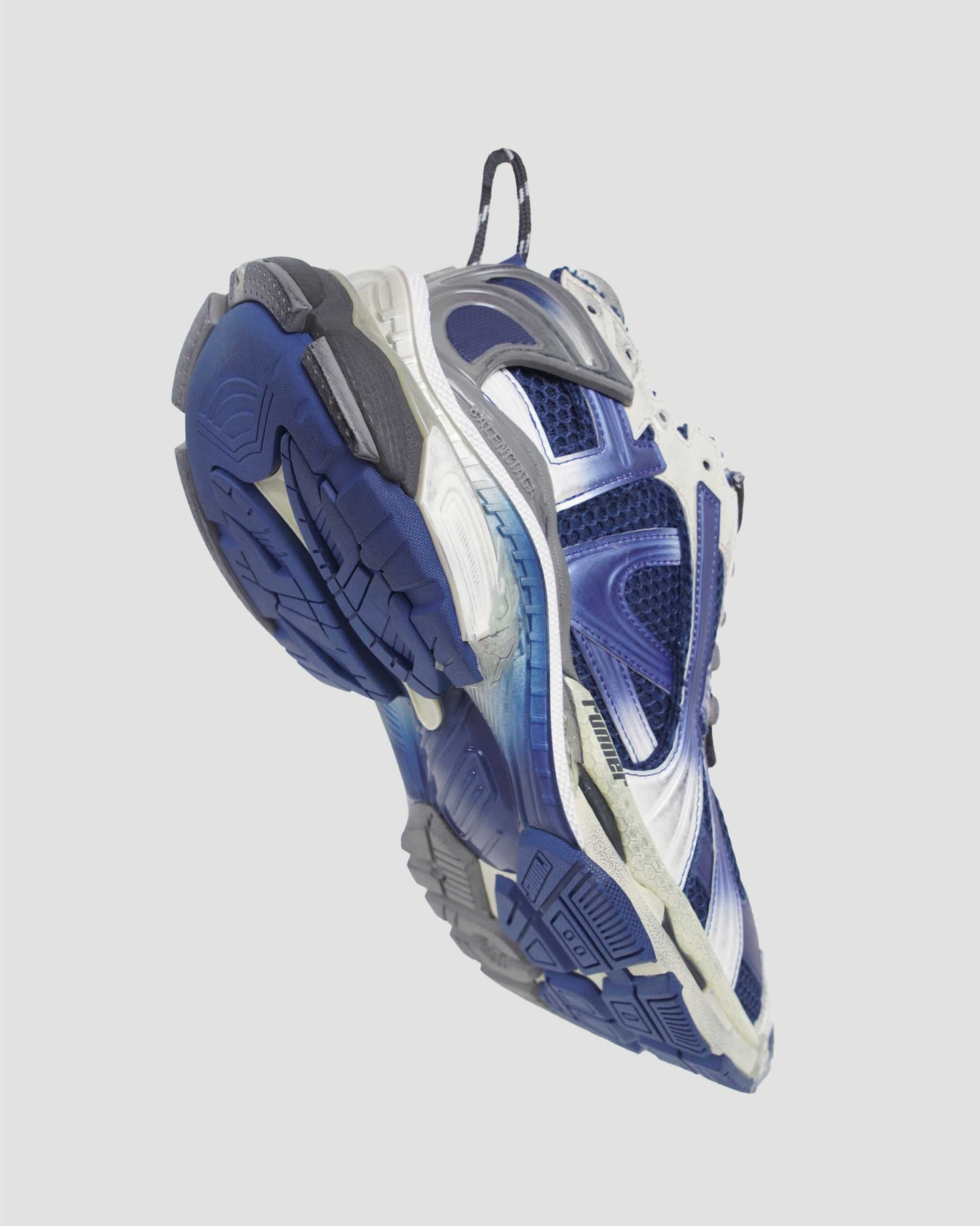 Runner Gradient Sneaker in Beige And Navy