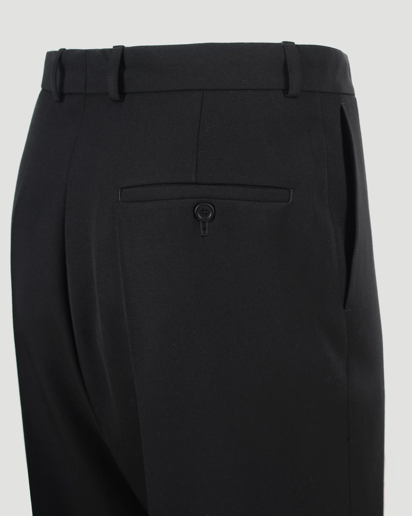 TAILORED PANTS IN BLACK