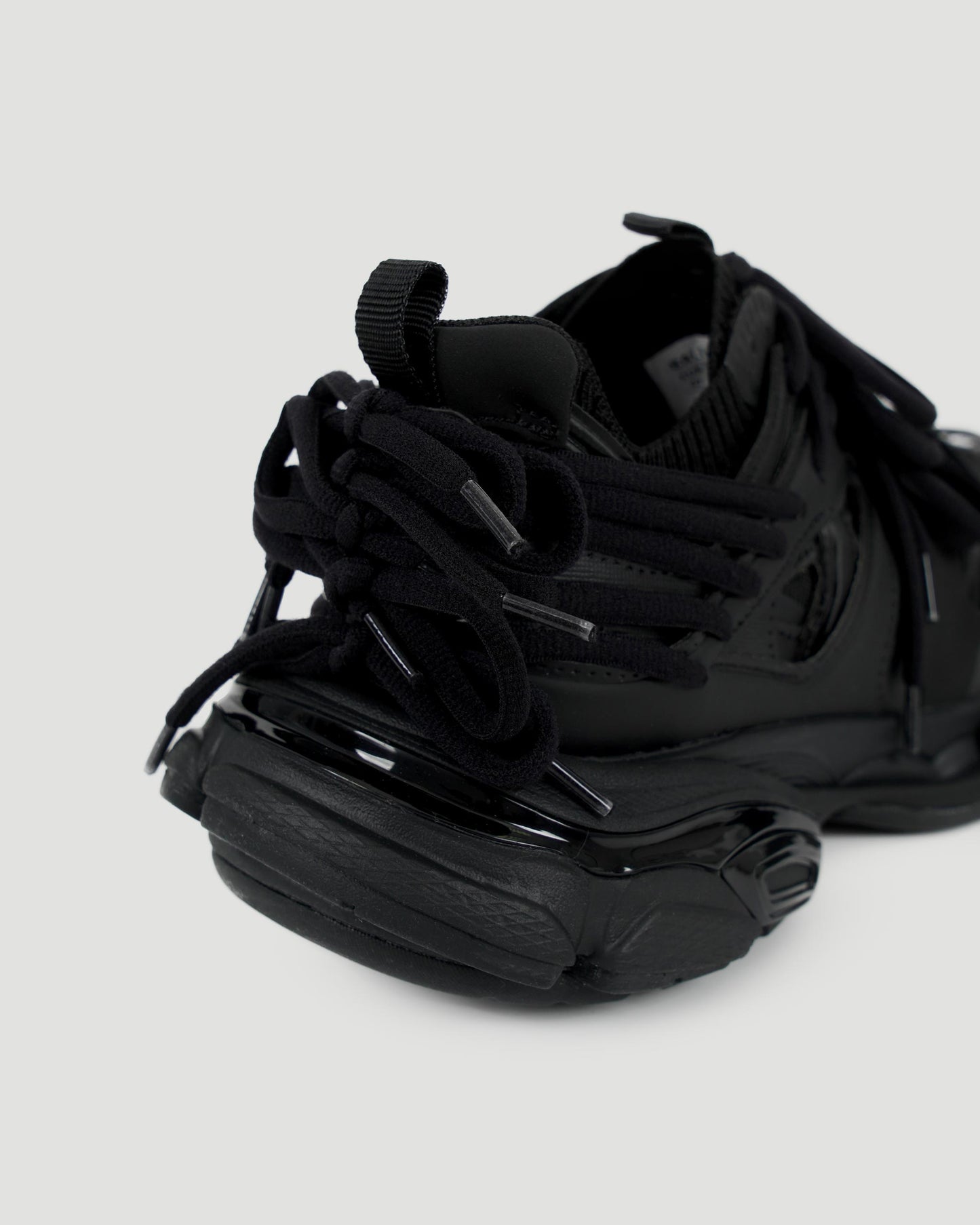 TRACK SNEAKER IN BLACK