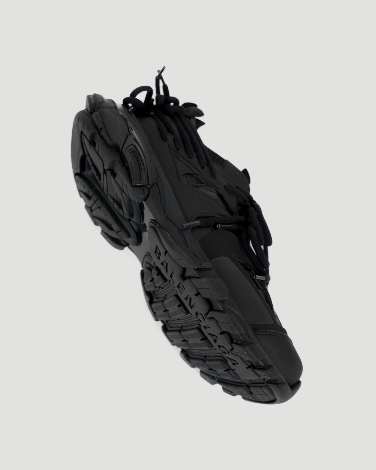 TRACK SNEAKER IN BLACK