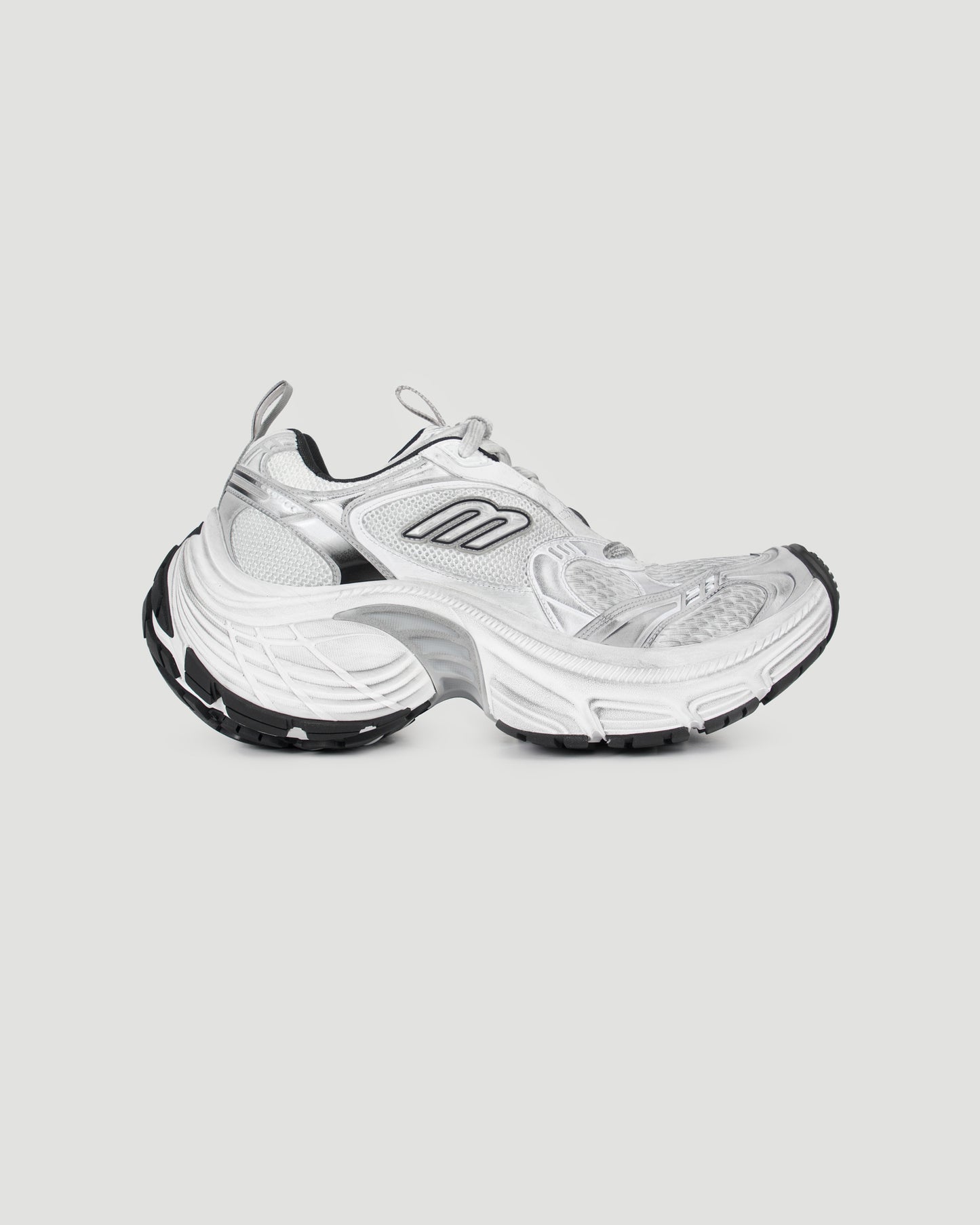 10XL SNEAKER IN WHITE & BLACK