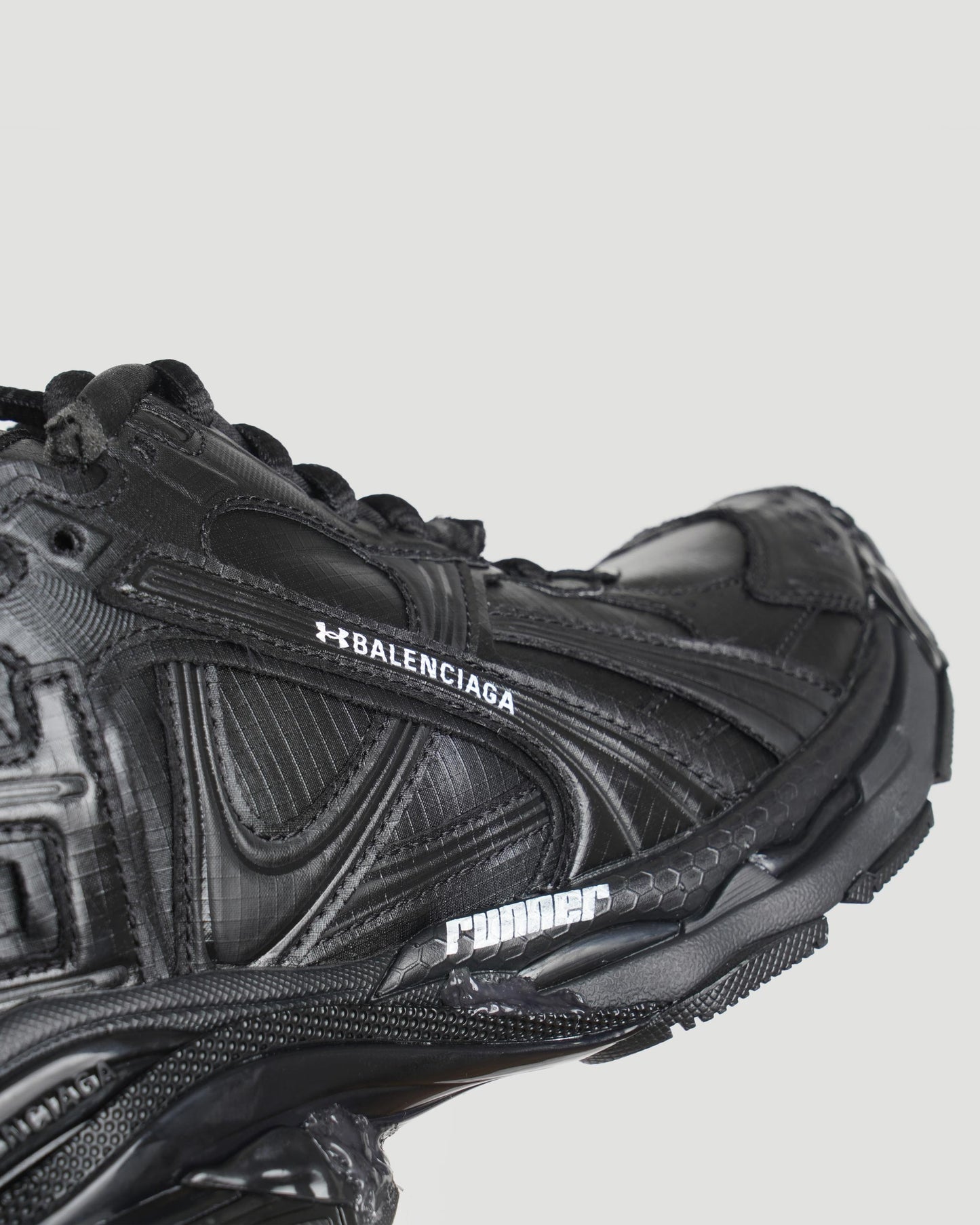 UNDER ARMOUR® RUNNER RIPSTOP SNEAKER IN BLACK
