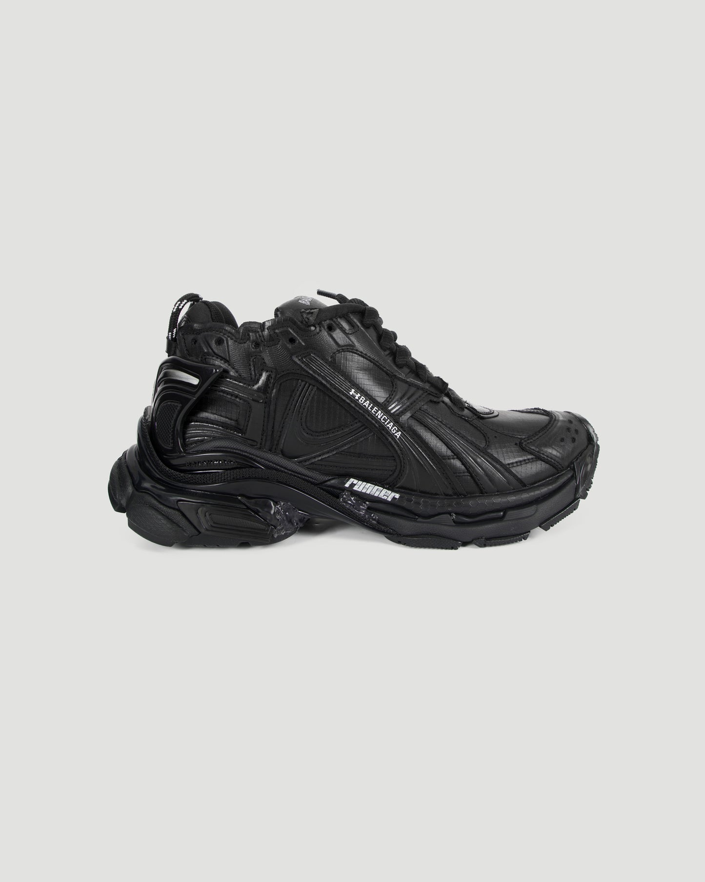 UNDER ARMOUR® RUNNER RIPSTOP SNEAKER IN BLACK