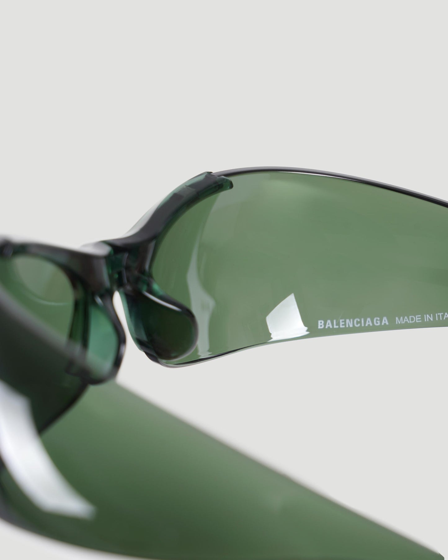 Afterhour Oval Sunglasses in Green