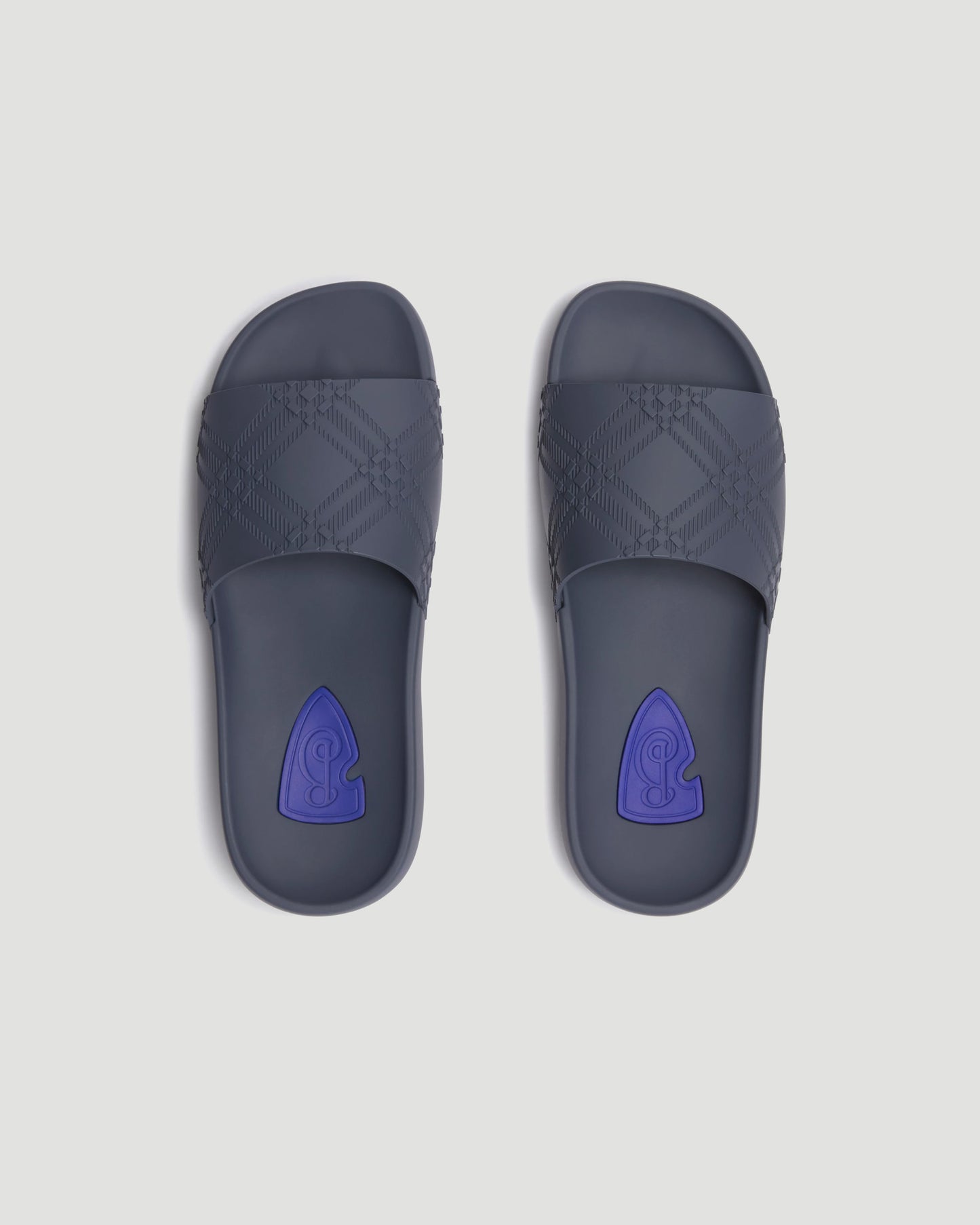 Embossed Check Dive Slides in Magnet