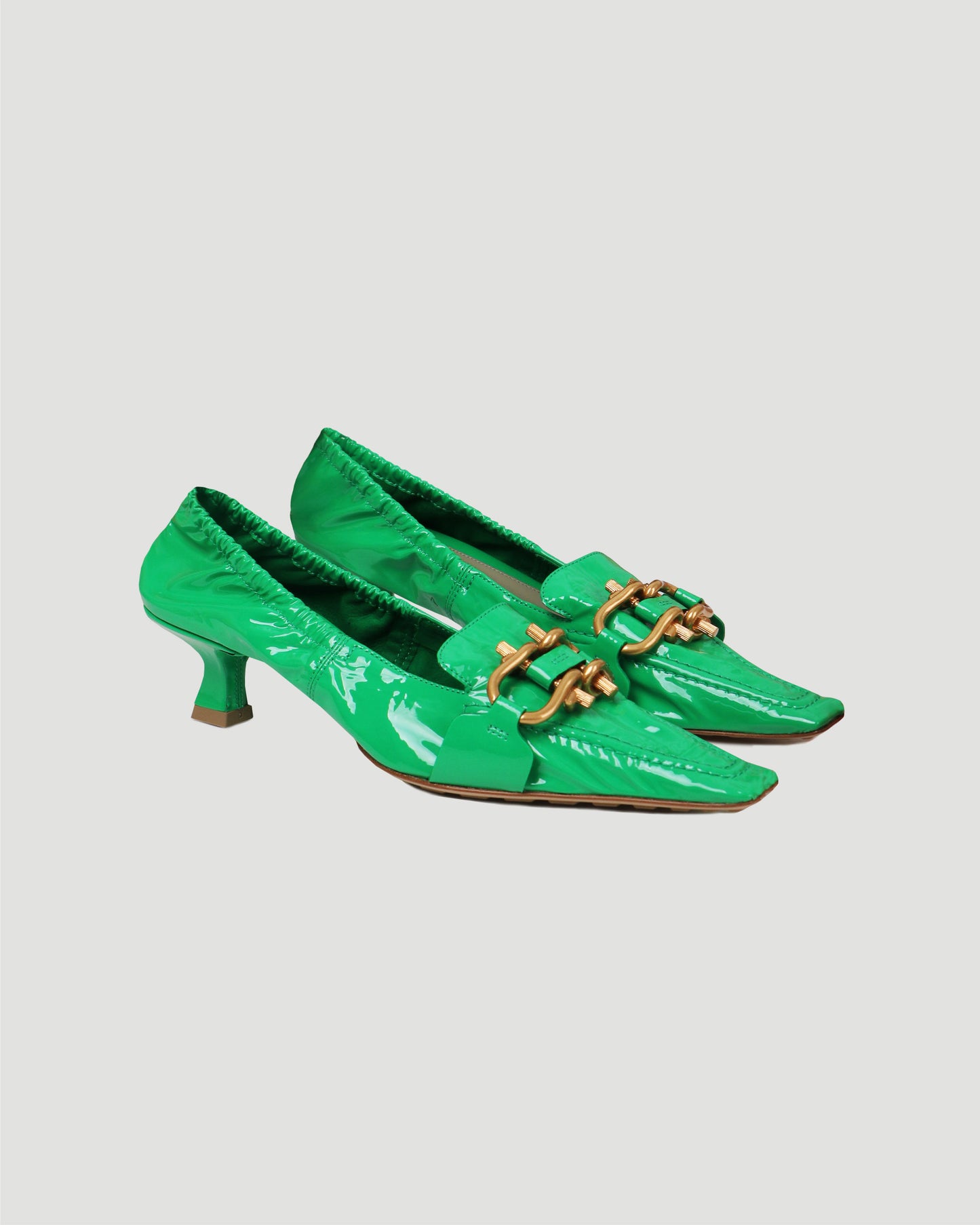 MADAME PUMP IN PARAKEET