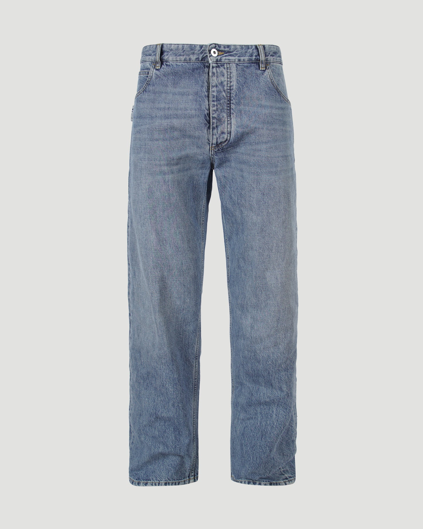 STRAIGHT LEG JEANS IN WASHED BLUE DENIM
