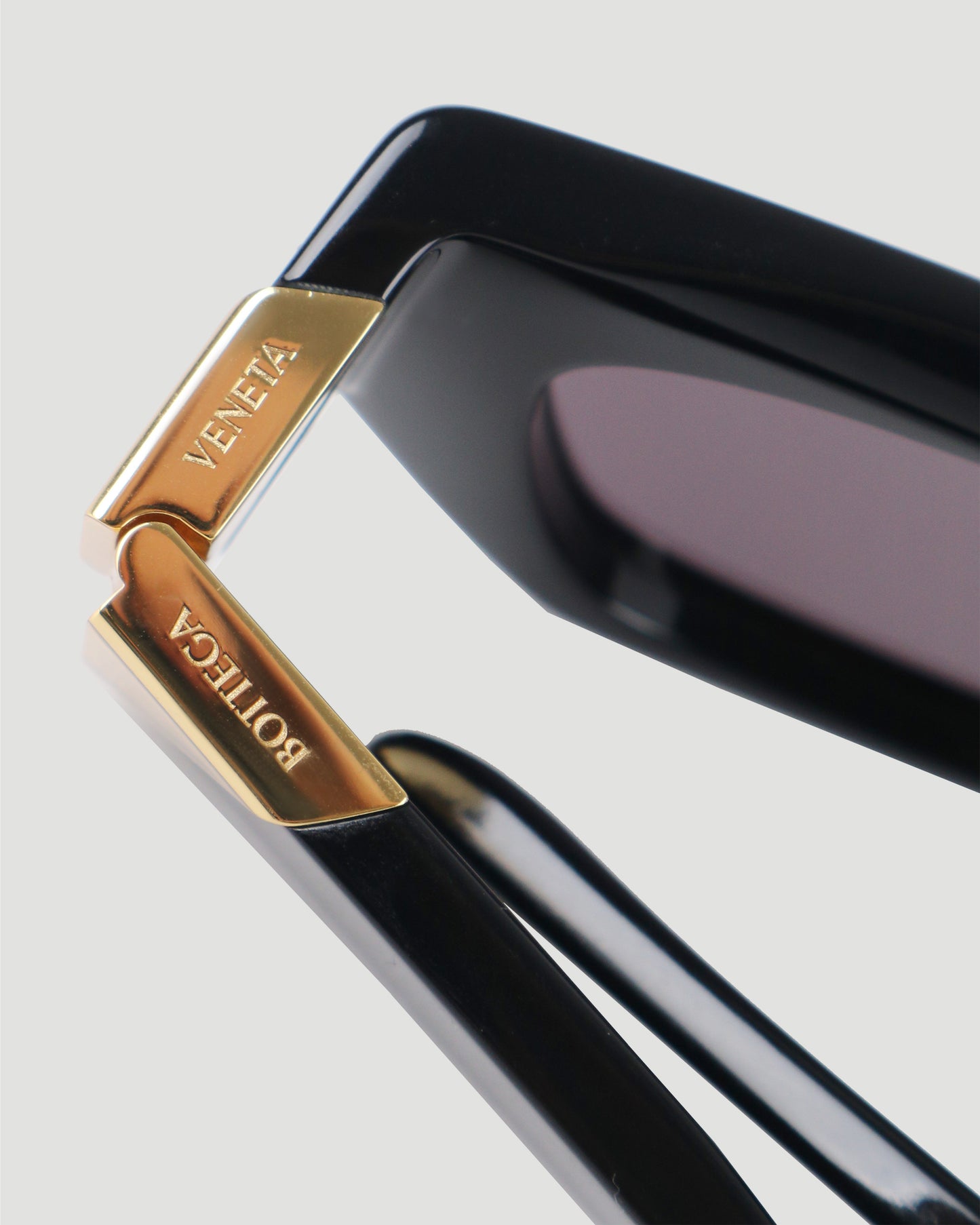 ACETATE SUNGLASSES IN BLACK