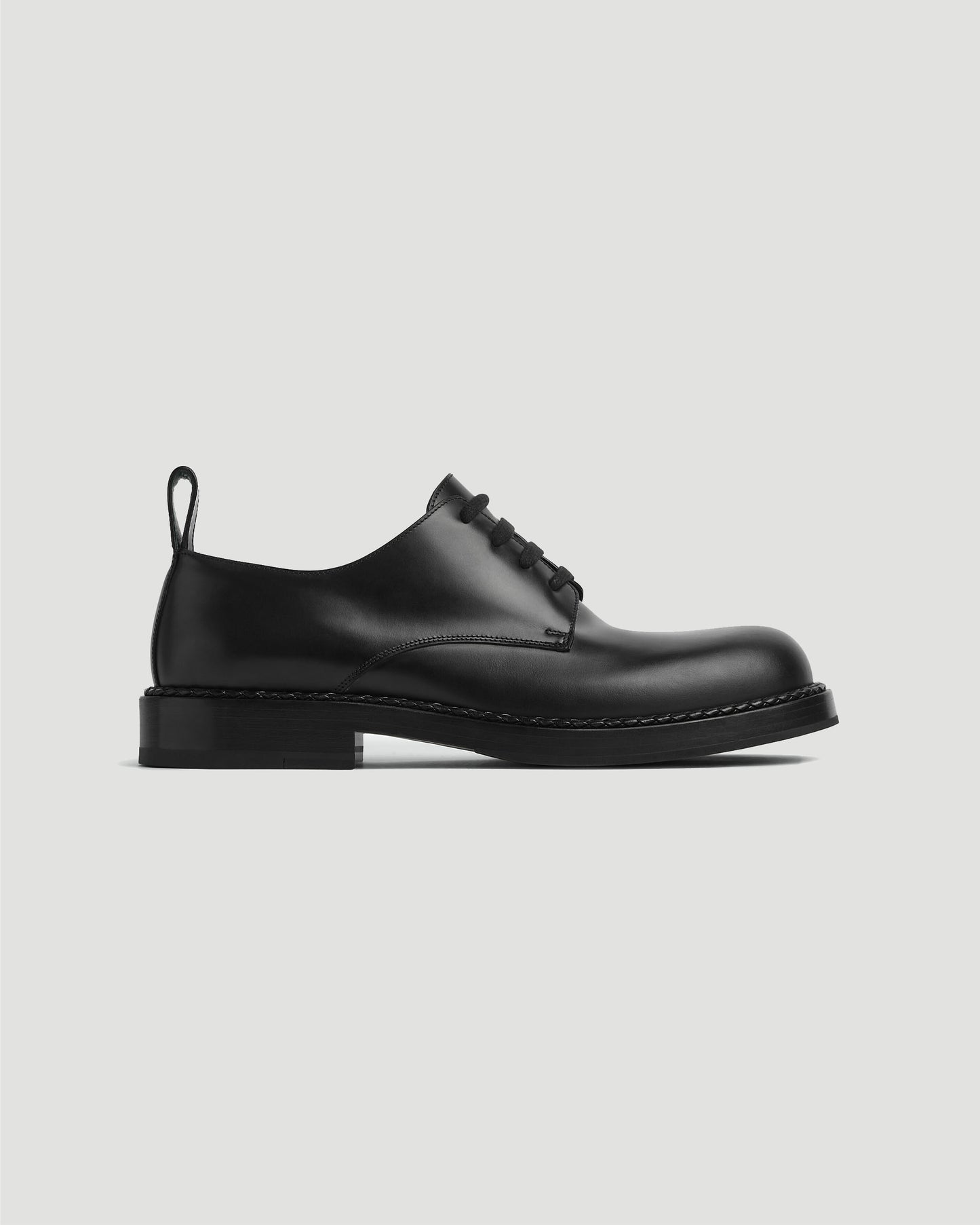 BLACK ‘STRUT’ DERBY SHOES