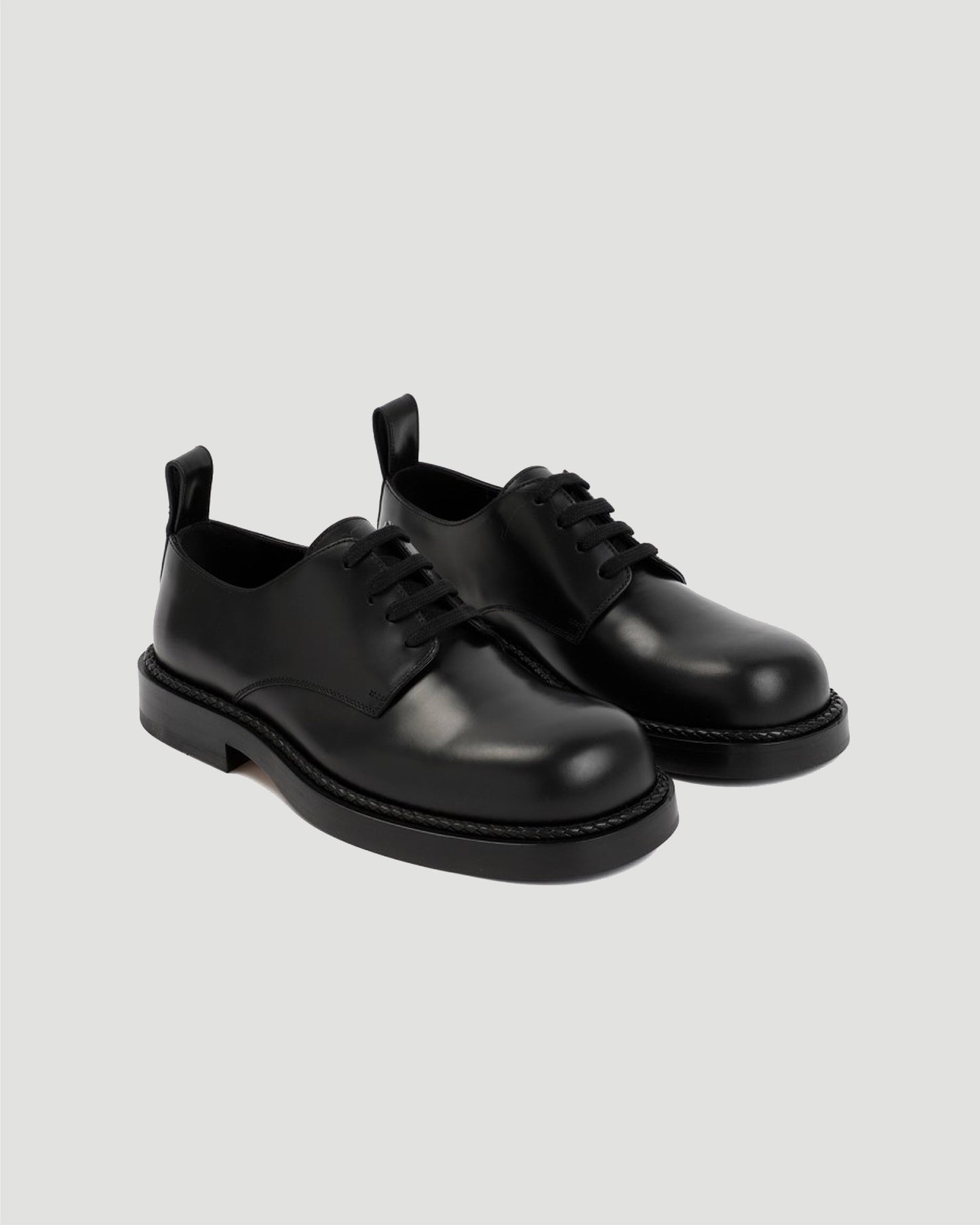 BLACK ‘STRUT’ DERBY SHOES