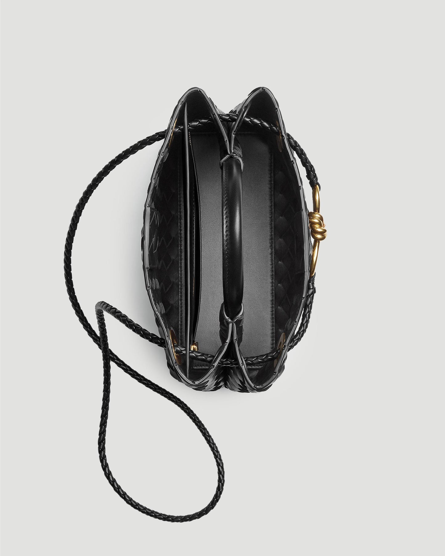 SMALL ANDIAMO SHOULDER BAG IN BLACK