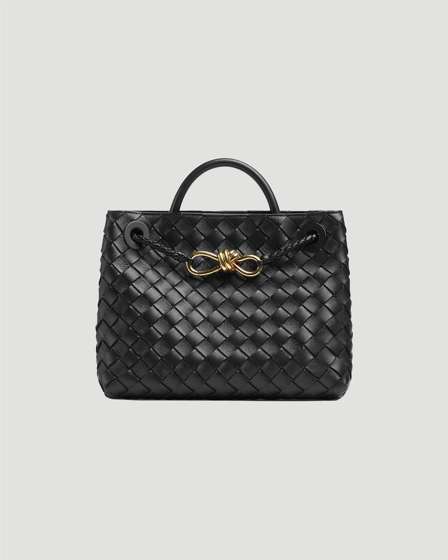 SMALL ANDIAMO SHOULDER BAG IN BLACK