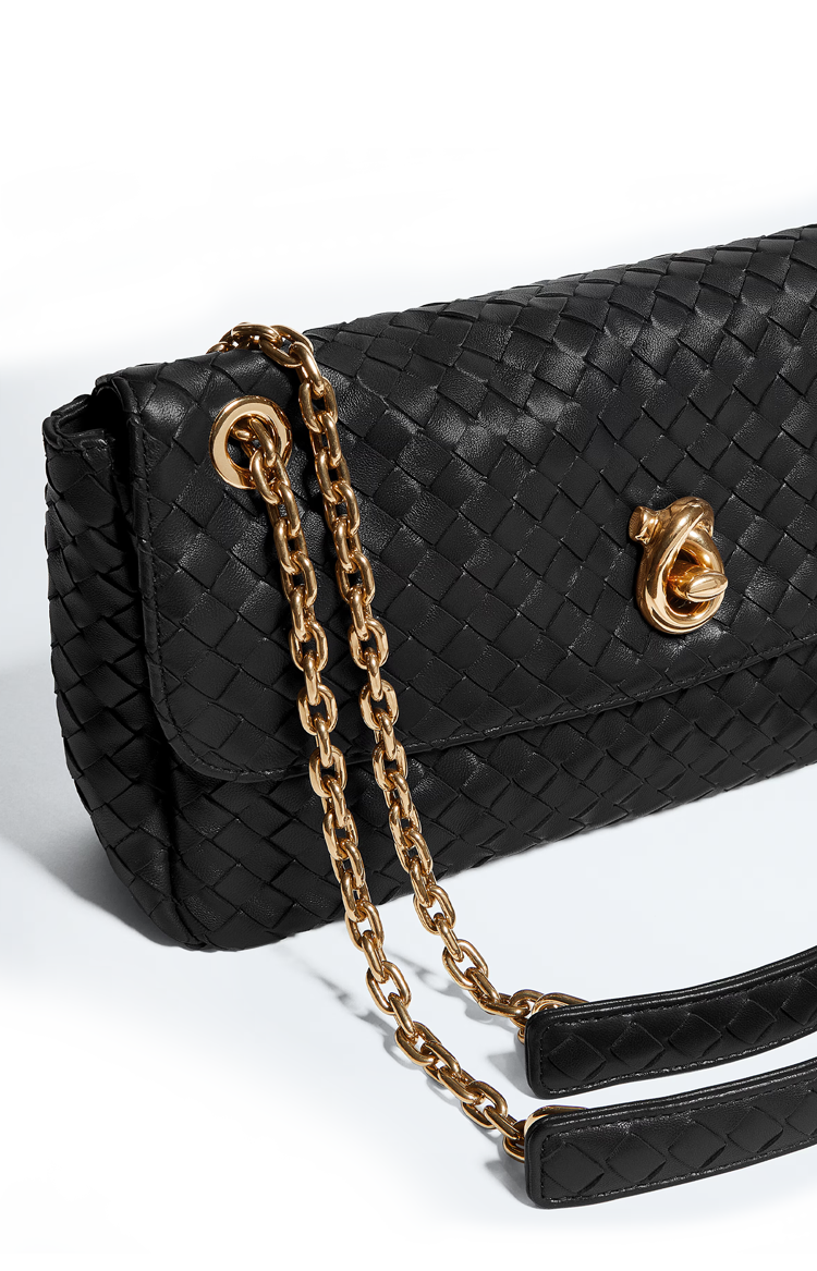 Madison Shoulder Bag in Black