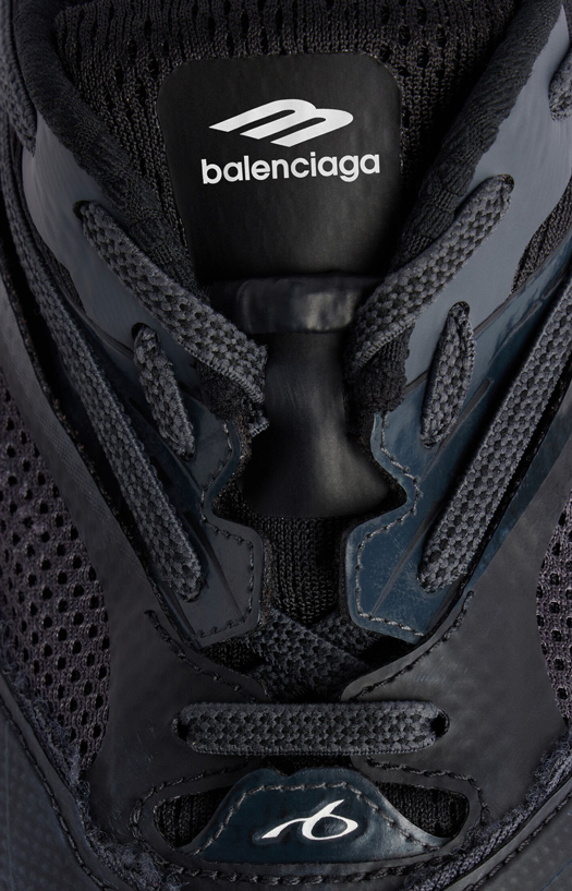 Jet Sneaker in Black