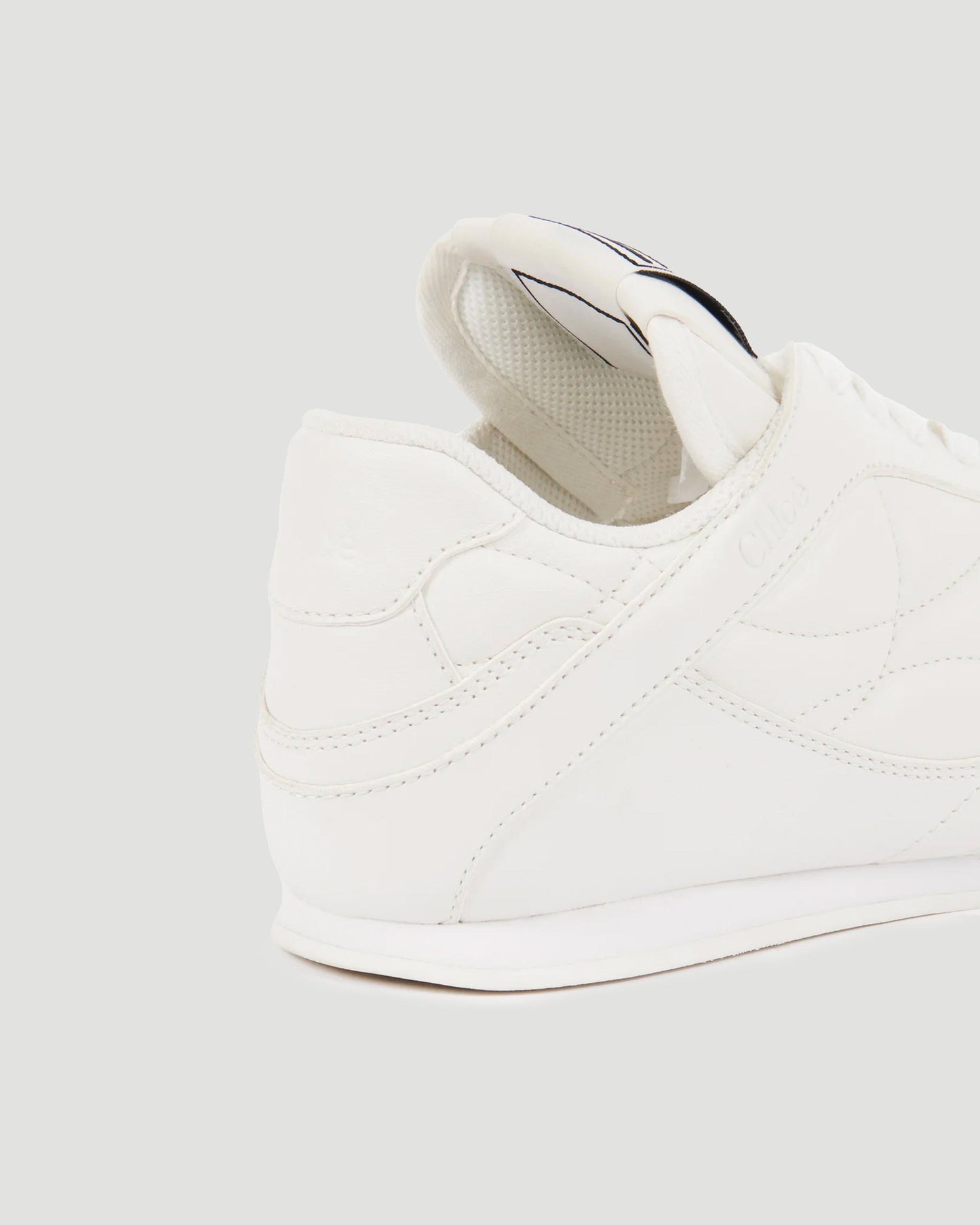 Kick Sneaker in White