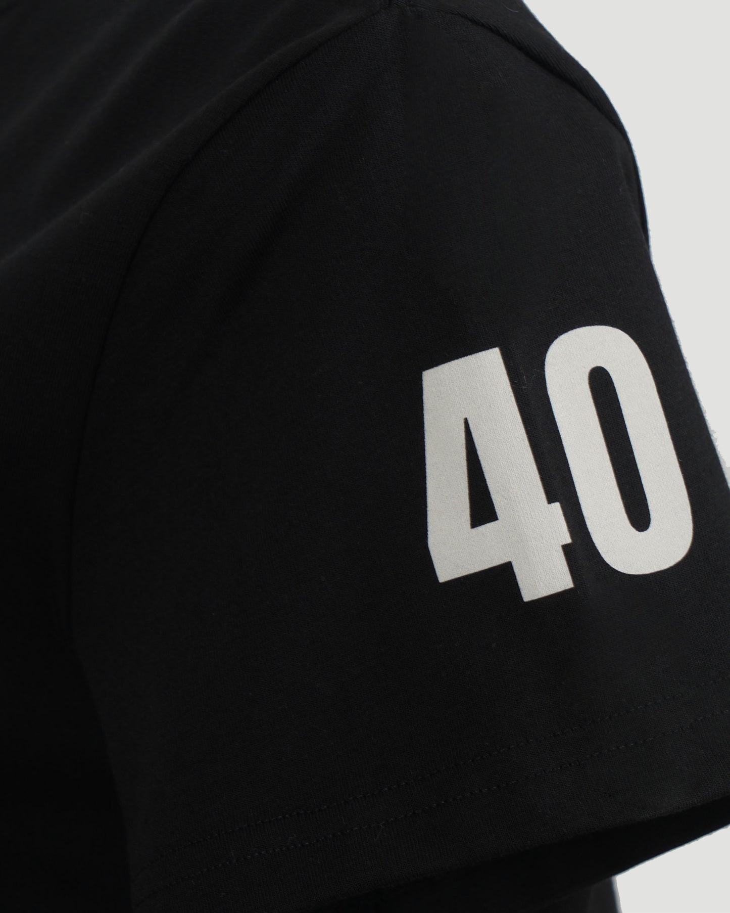 LOGO PRINT T-SHIRT IN BLACK
