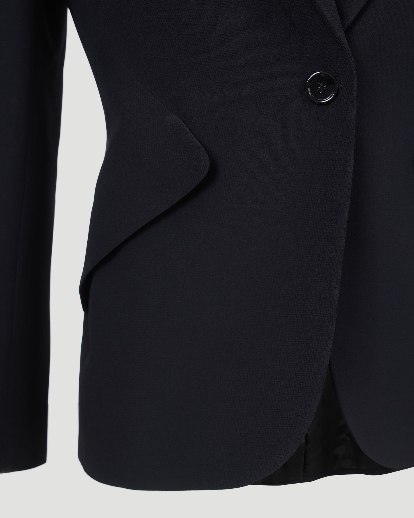 LEAF CREPE JACKET IN BLACK