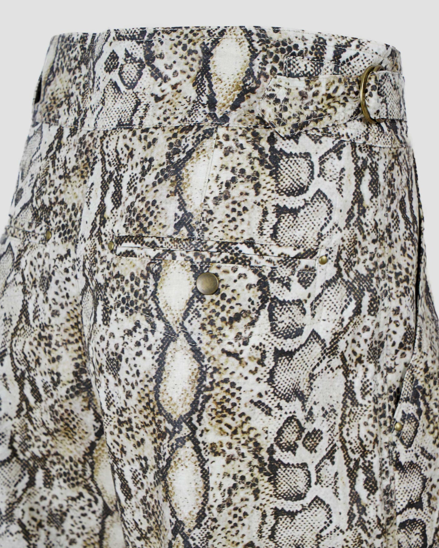 Felize Shorts in Natural