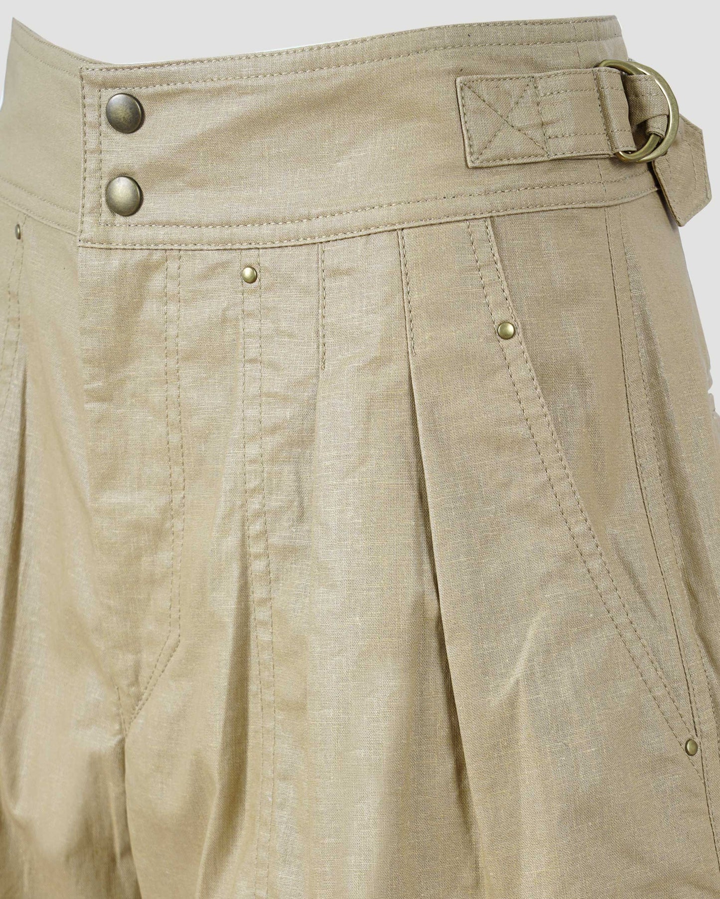 Felize Shorts in Beige